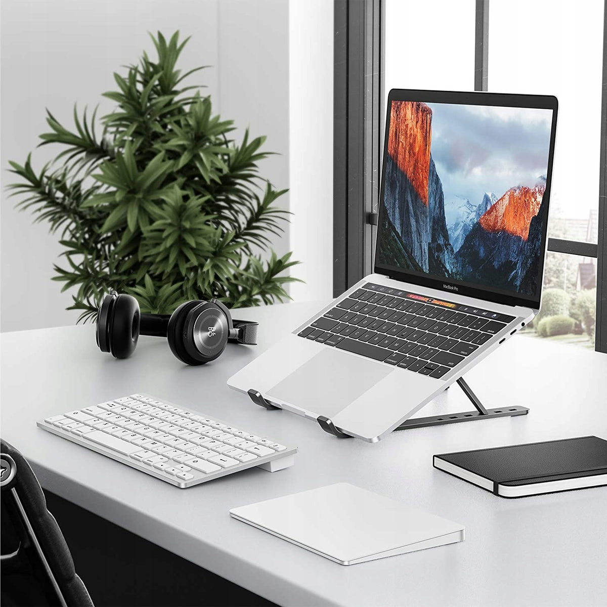 STAND Laptop Stand Ergonomic Adjustable Anti-Slip Ventilation Packaging status original
