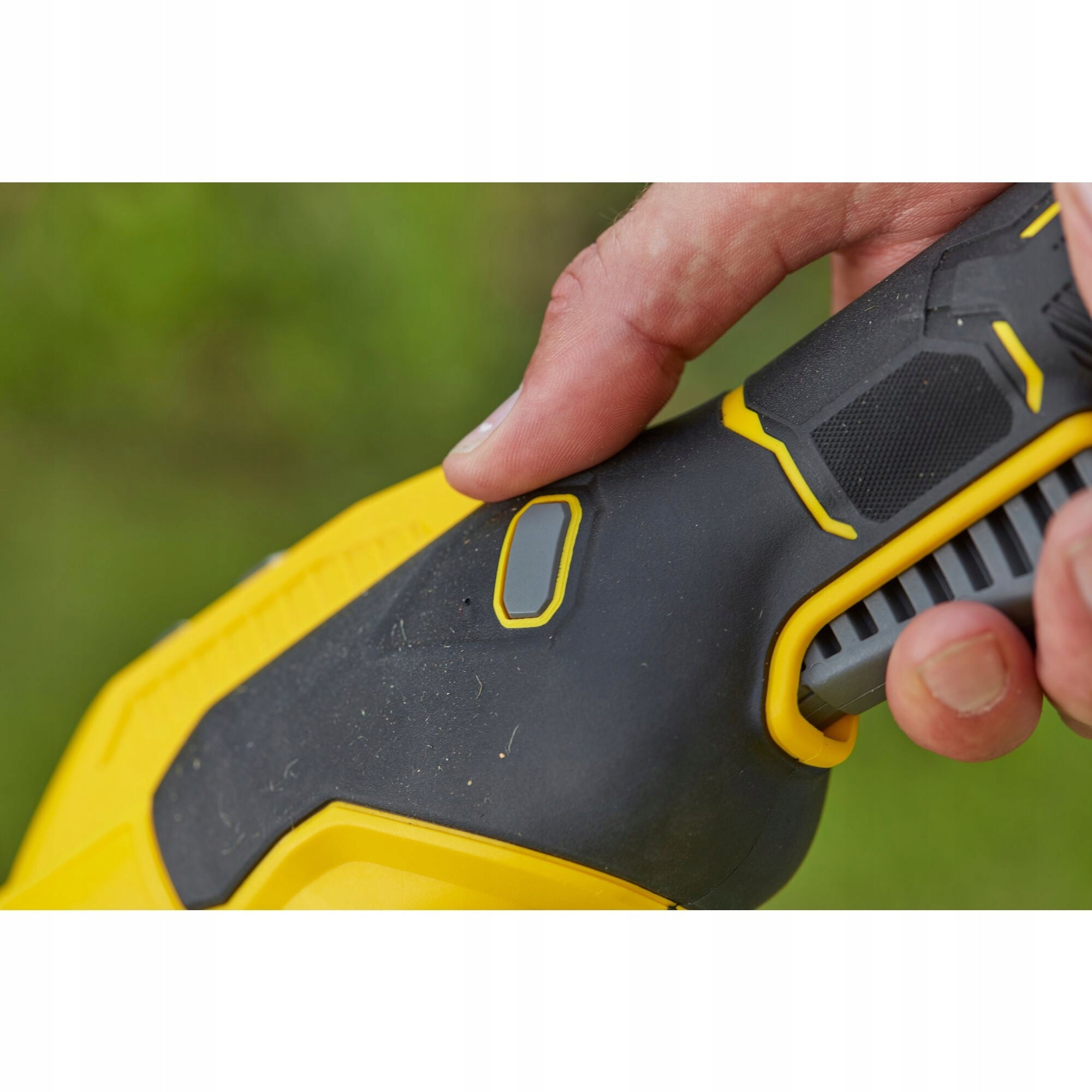 STANLEY BRUSHLESS LAWN TRIMMER 18V V20 33CM SFMCSTB933B-XJ Model SL-SFMCSTB933B
