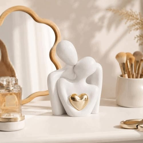 STATUETTE CERAMIC COUPLE WITH GOLD HEART FOR WEDDING ANNIVERSARY GIFT Manufacturer code SWC5908151511602