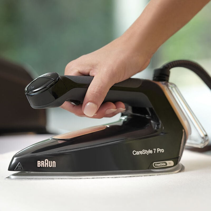 STEAM GENERATOR STATION IRON BRAUN CareStyle 7 Pro IS 7286BK Dominant color black