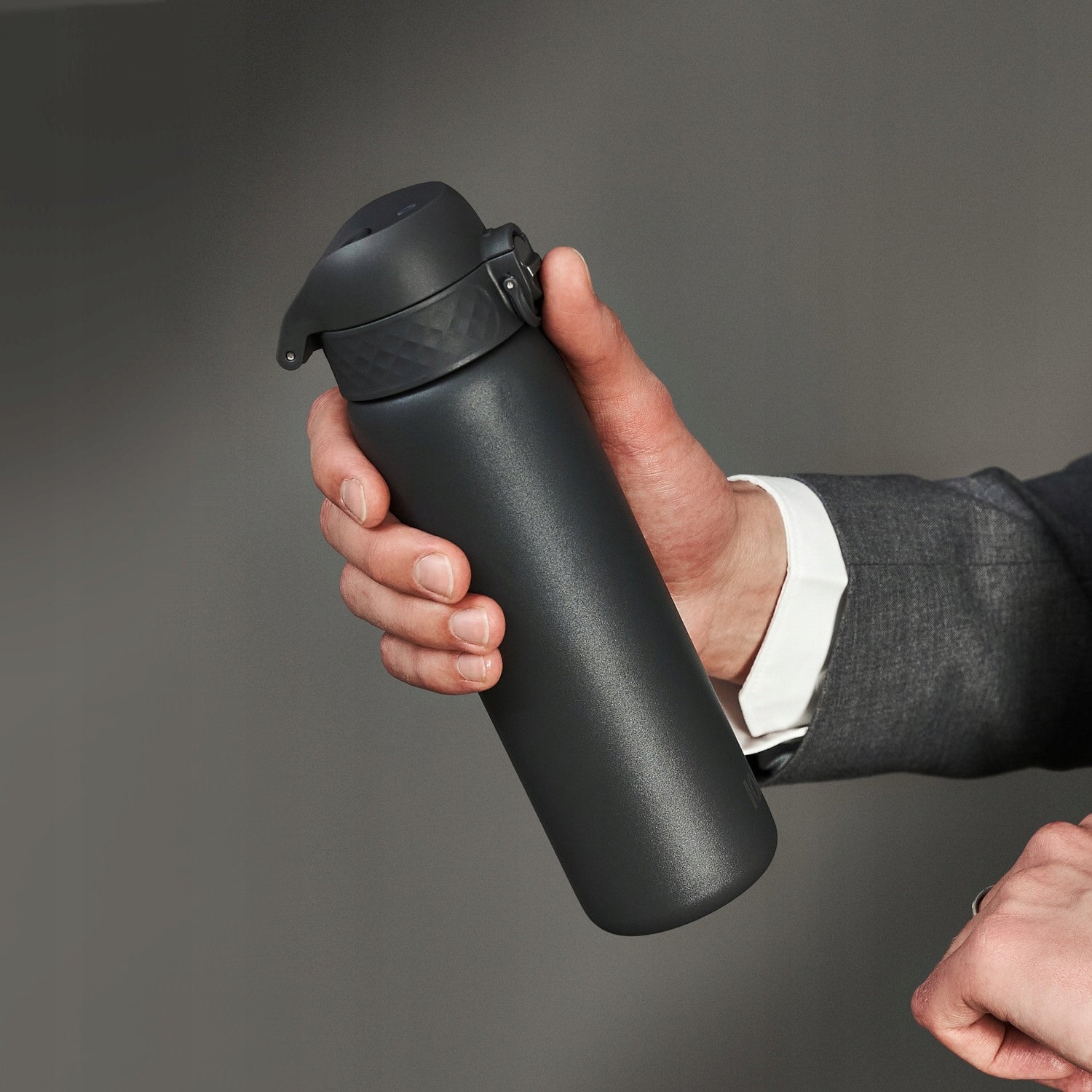 STEEL WATER BOTTLE - PZH CERTIFICATE - GREY YOUTH GARNET ION8 0,6 l 600 ml Volume 600 ml