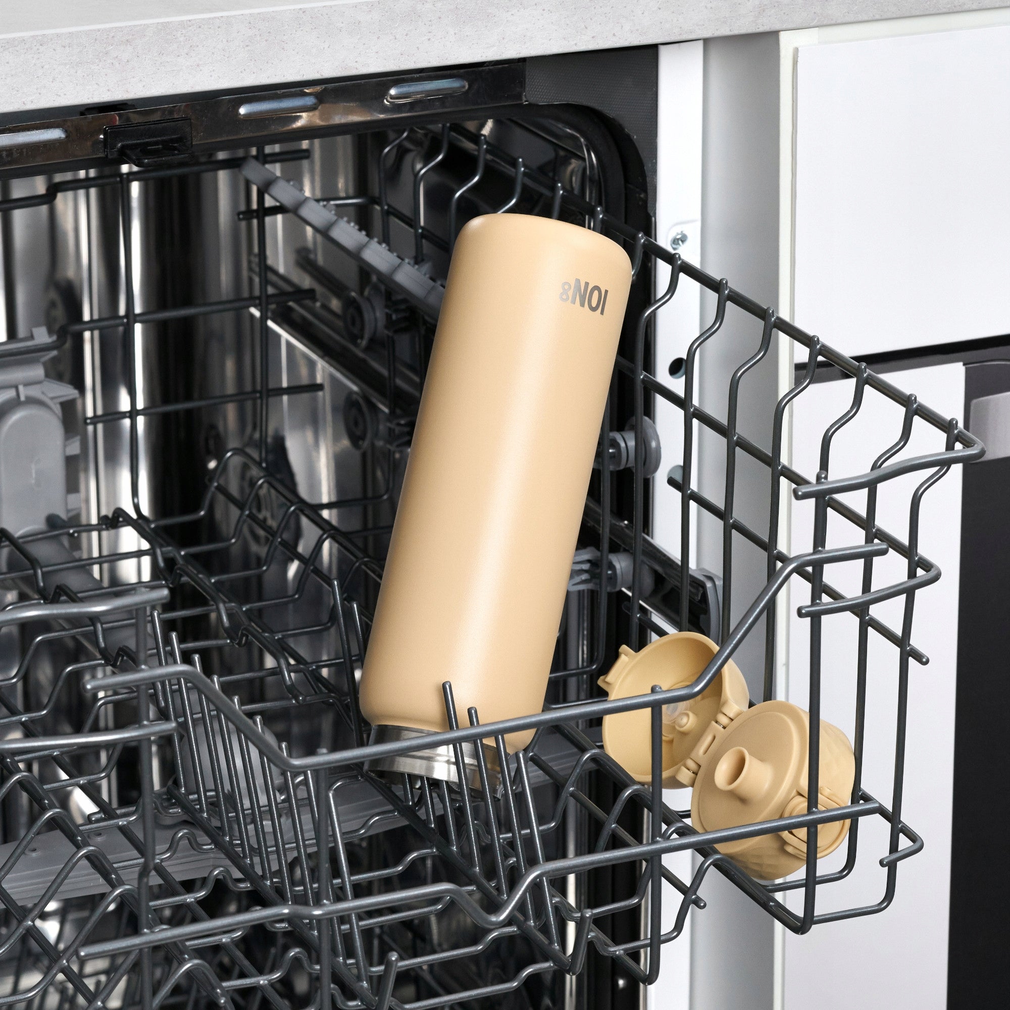 STEEL WATER BOTTLE - PZH CERTIFICATE - STAINLESS ELEGANT BEIGE ION8 0,6 l 600 ml Height 23.1 cm