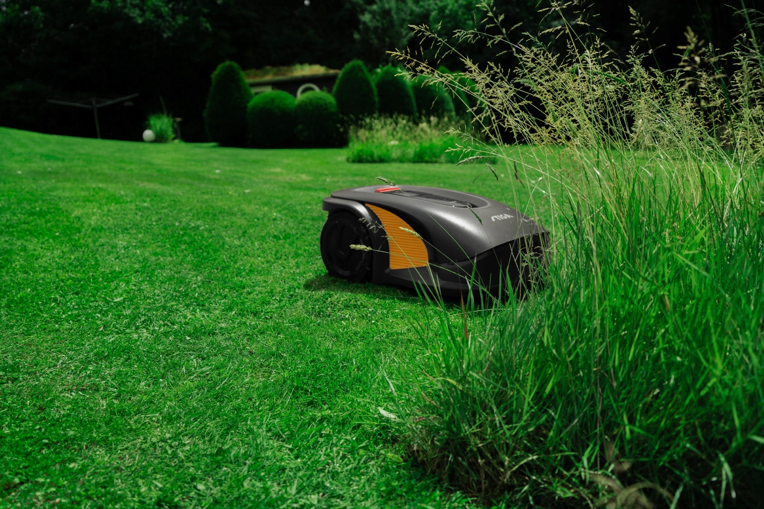 STIGA Robot Mowing A 7500 Autonomous per 9000 m2 Data B/L GPS Large Garden Mowing performance 9000 m²