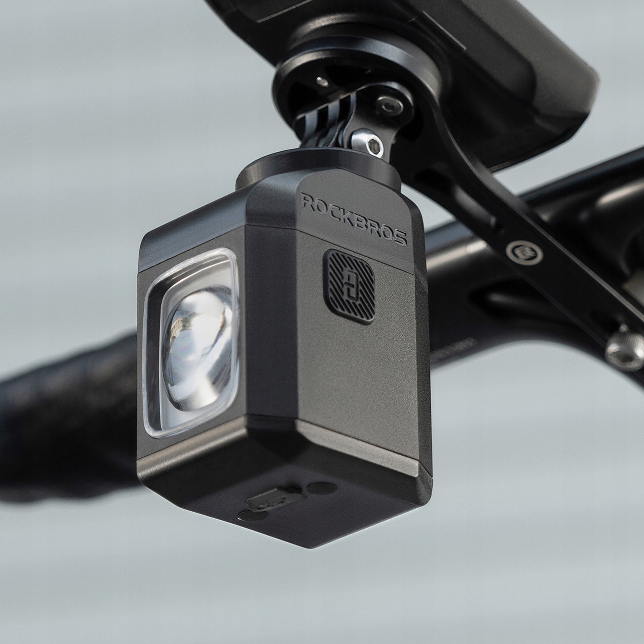STRONG LED BICYCLE LIGHT 1600LM 4000MAH FRONT BATTERY ROCKBROS Brand Rockbros