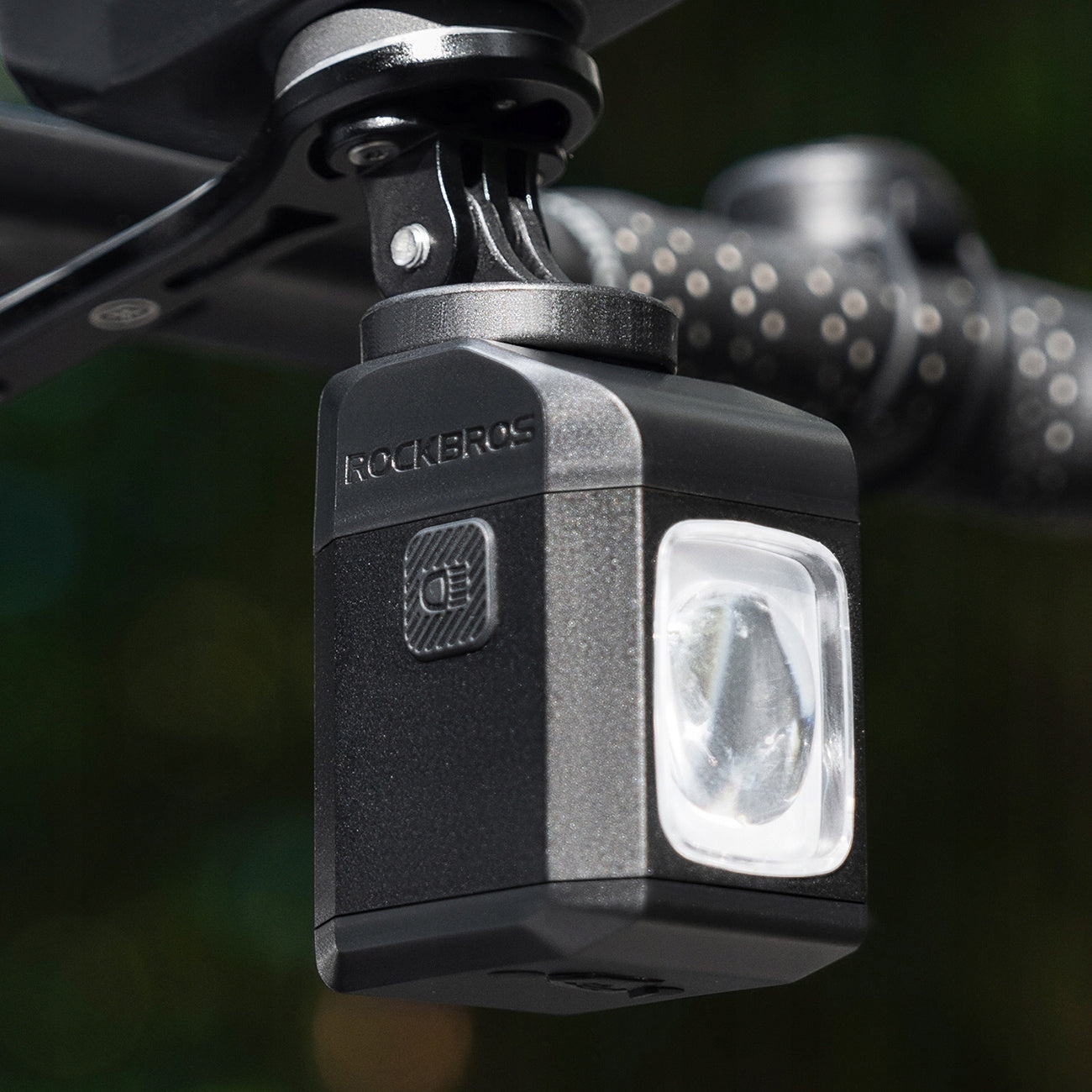 STRONG LED BICYCLE LIGHT 1600LM 4000MAH FRONT BATTERY ROCKBROS Kind front-facing