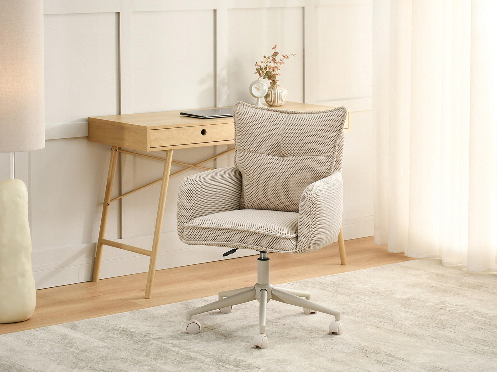 STYLISH OFFICE CHAIR WITH HEIGHT ADJUSTMENT CUSHION BACKREST SILVIO CREAM Packaging status original