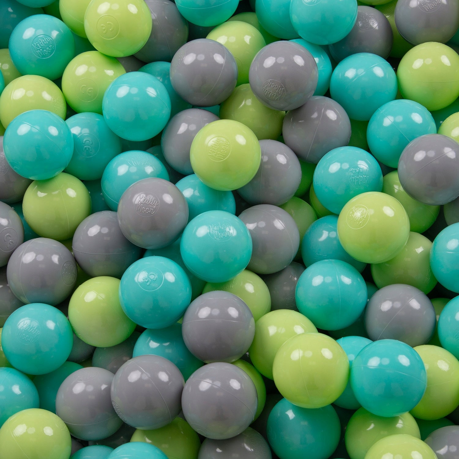 KiddyMoon Schaumstoff-Quadratpool mit Bällen 120 x 30 cm/1000 Bälle ∅7 cm. Das Produkt ist zertifiziert, hergestellt in der EU, Hellgrau: Hellgrün-Helltürkis-Grau 