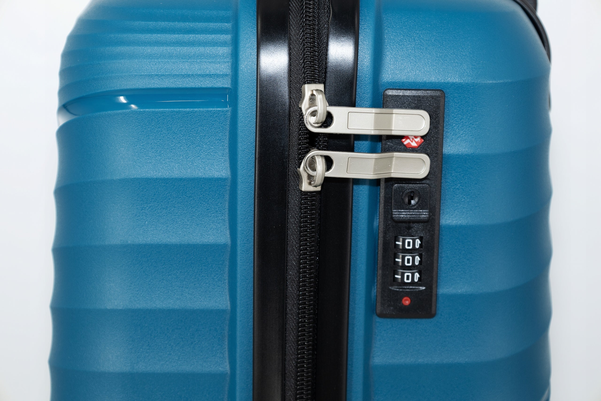 SUITCASE MEDIUM TRAVEL WHEELS LIGHT LUGGAGE POLYPROPYLENE TSA LANZARO TURQUOISE Height 65 cm