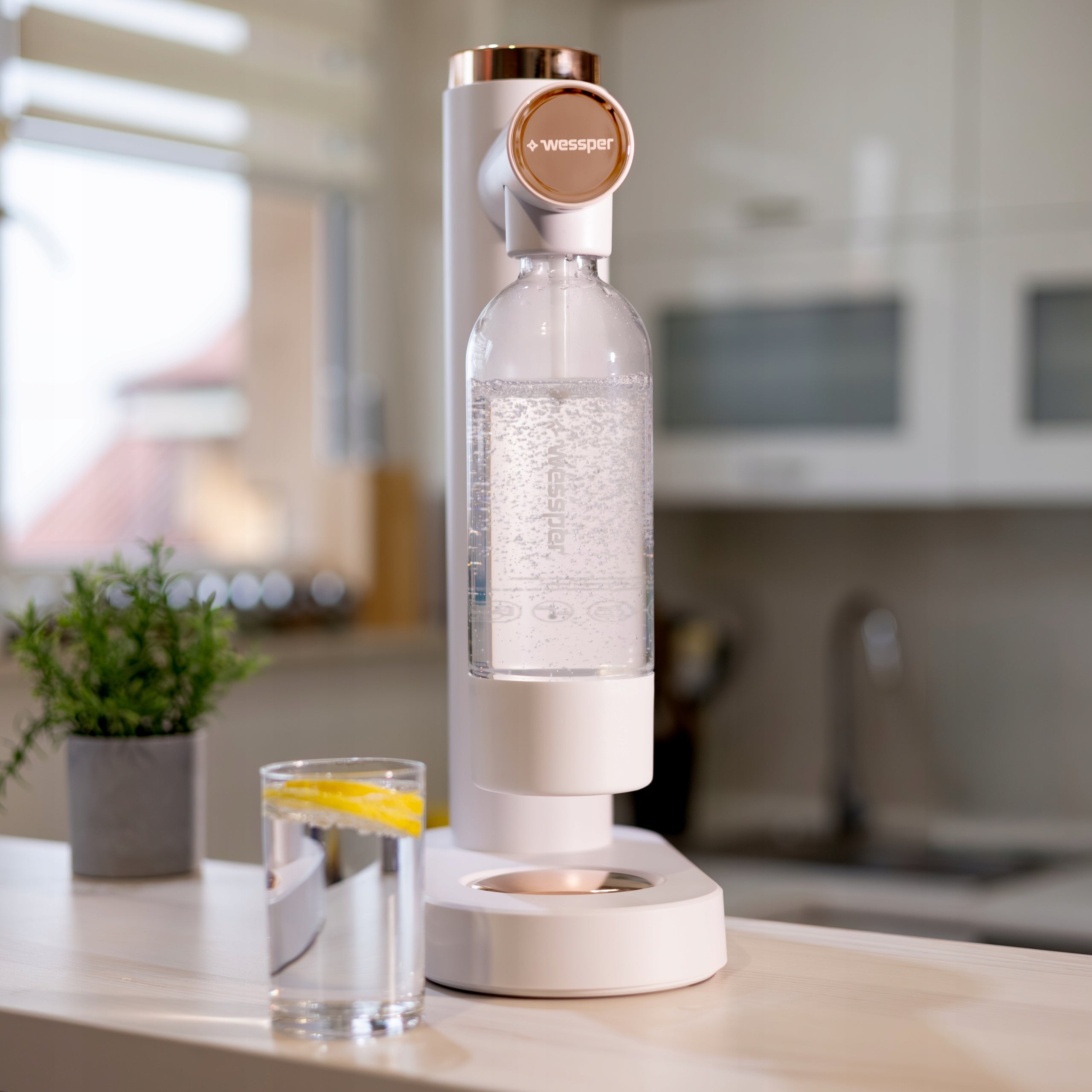 Saturator Wessper S1 Soda maker white bottle Co2 water bottle Manufacturer code WES082-WH