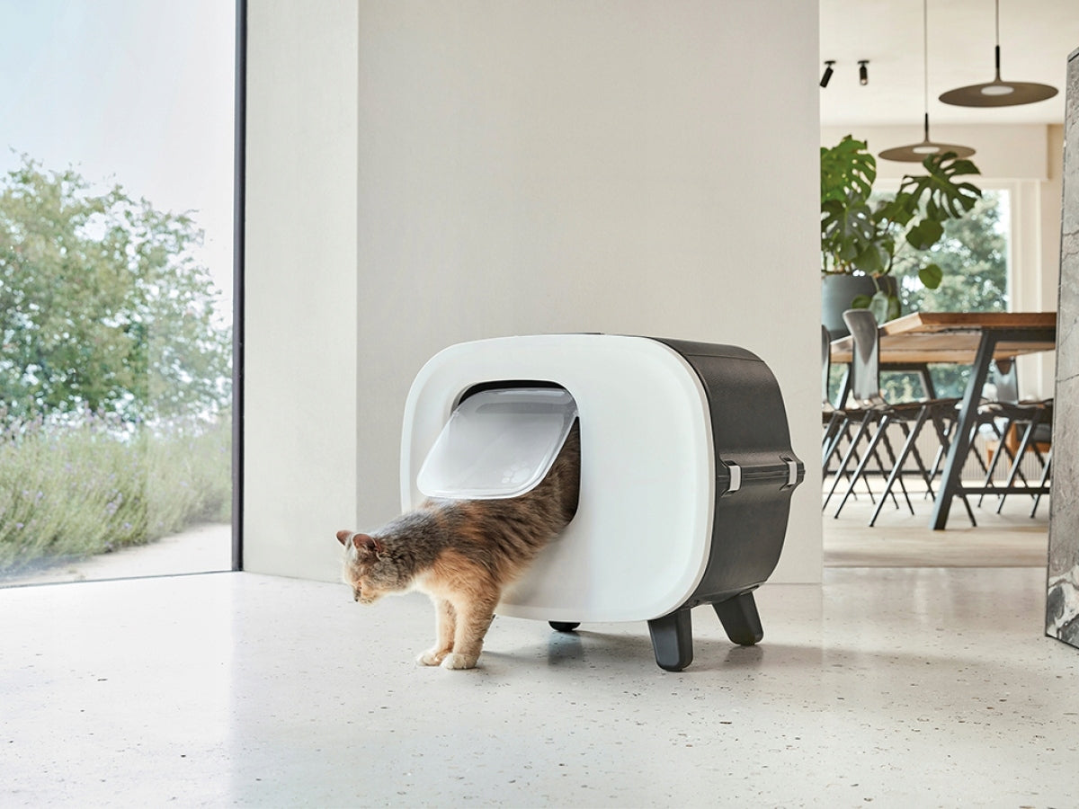 Savic closed litter box Mira de Luxe Anthracite with filter on legs Color white