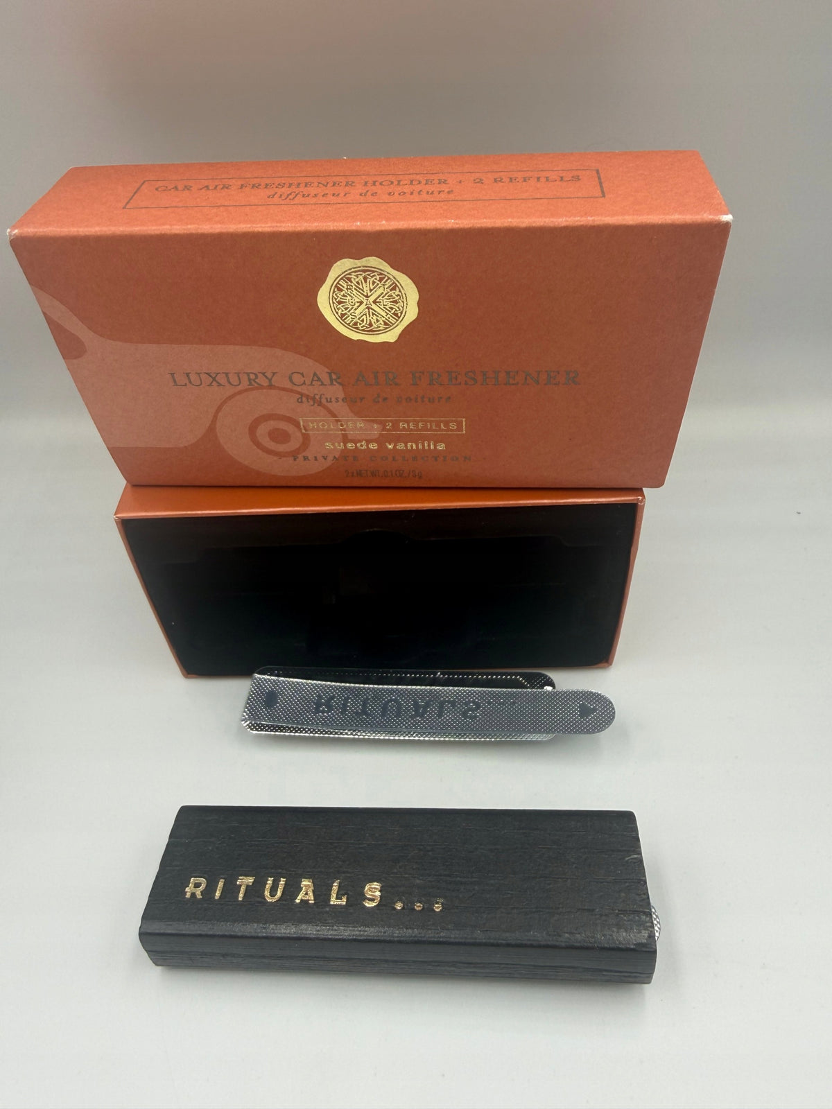 Scent for car RITUALS Suede Vanilla Holder and 2 car cartridges 2x 3g Manufacturer's catalog number 1115671