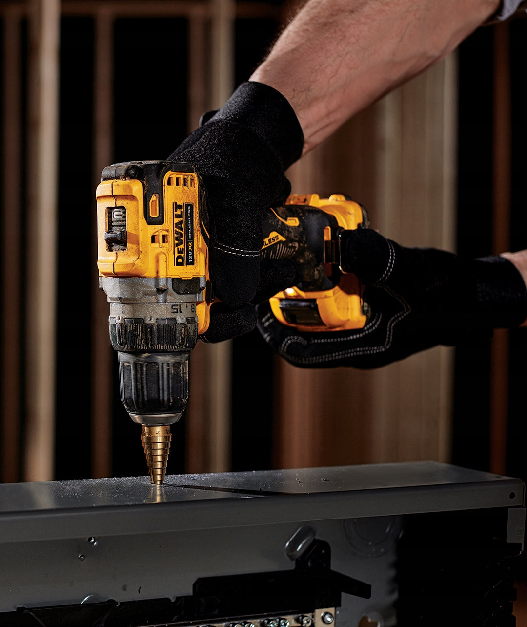 Screwdriver BL 12V 57,5Nm DeWALT DCD701N BODY Power supply rechargeable battery