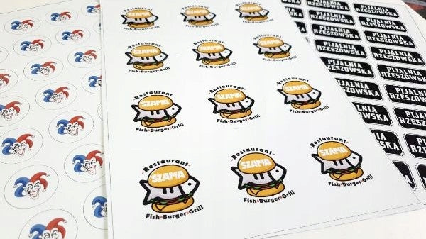 Self-adhesive labels with selected logo Material foil