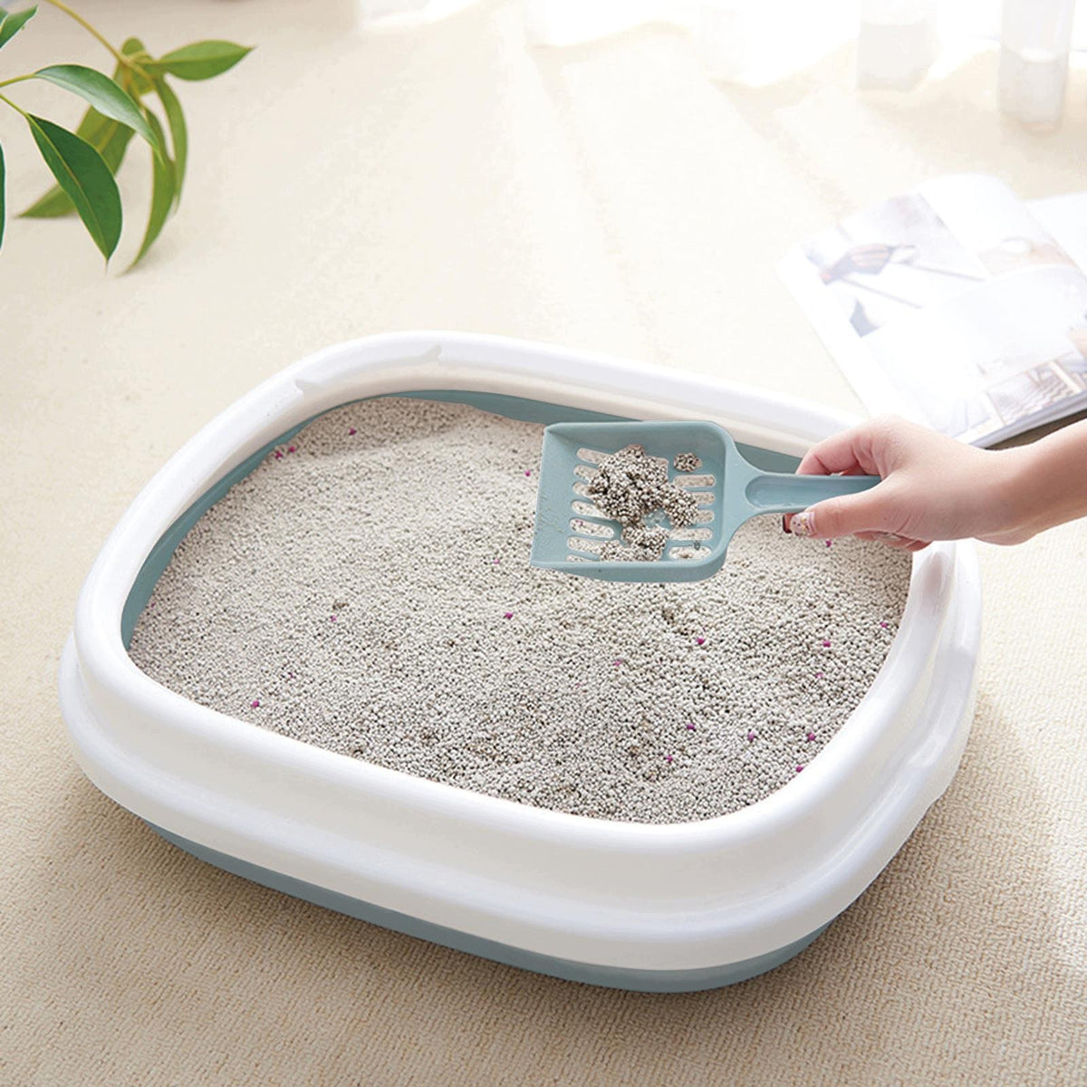 Semi Enclosed Cat Litter Box, with Surrounded Top Frame Bedpan Blue Medium