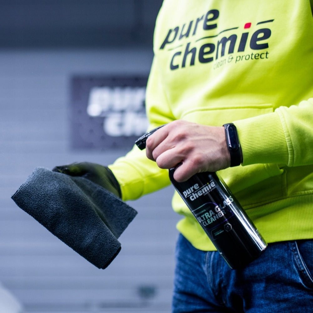 Set Pure Chemie Ultra Glass Cleaner + Microfiber Packaging capacity 750 ml