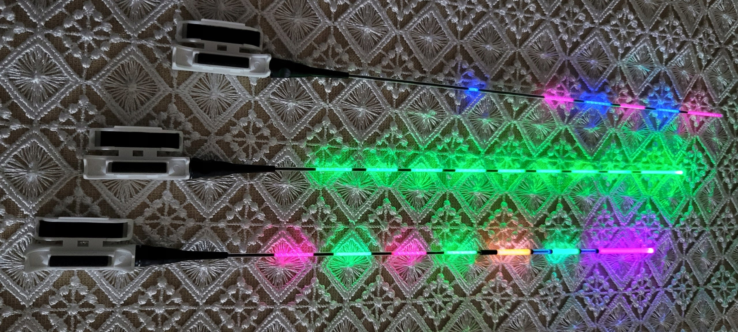 Set of 3x Glowing Fedeer Beacon - Vibrating Peak + 3 Batteries Product weight with unit packaging 0.02 kg
