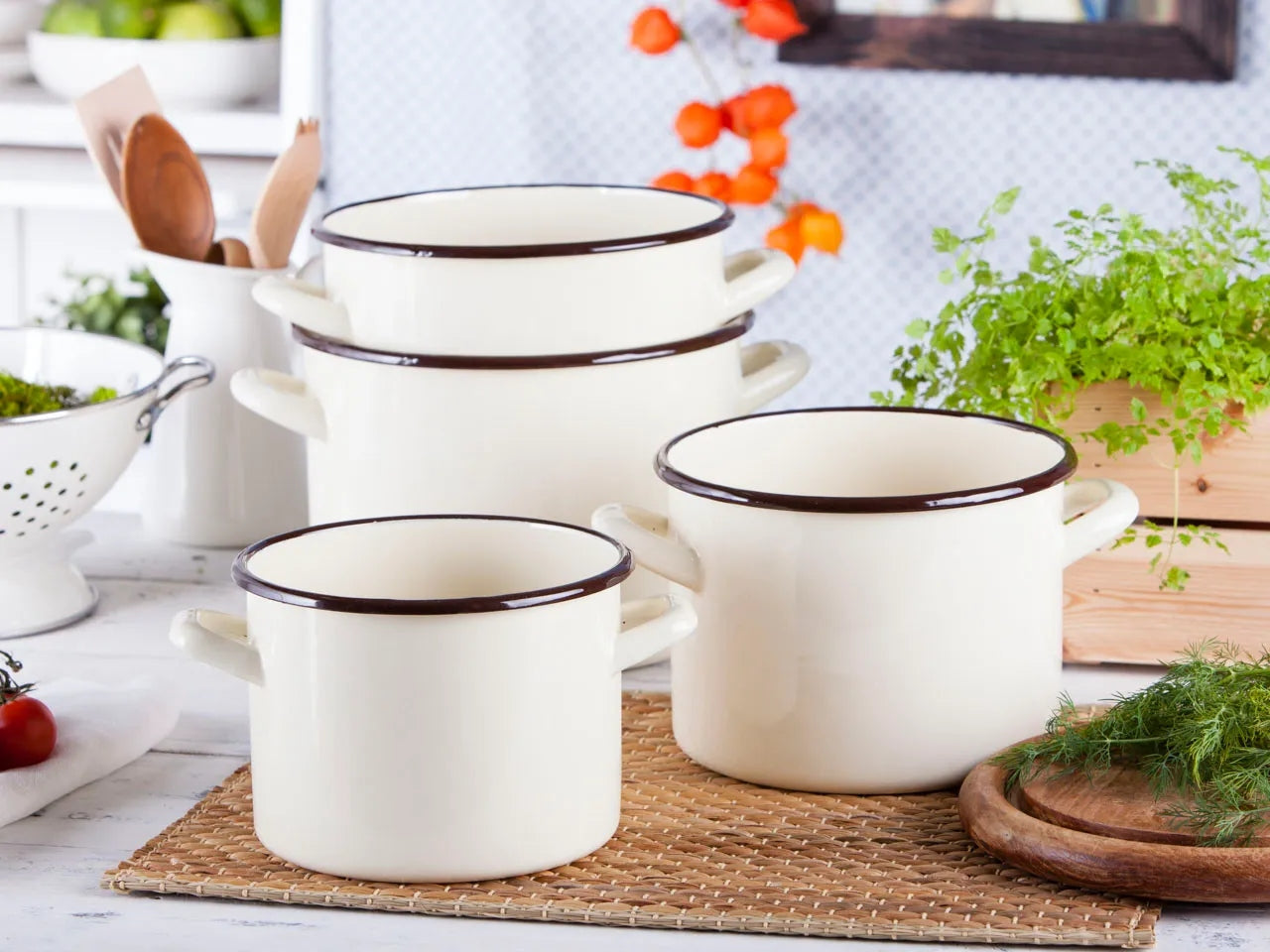 Set of 4 enamel pots induction gas Silesia 14/16/18/20 cm Material enamel