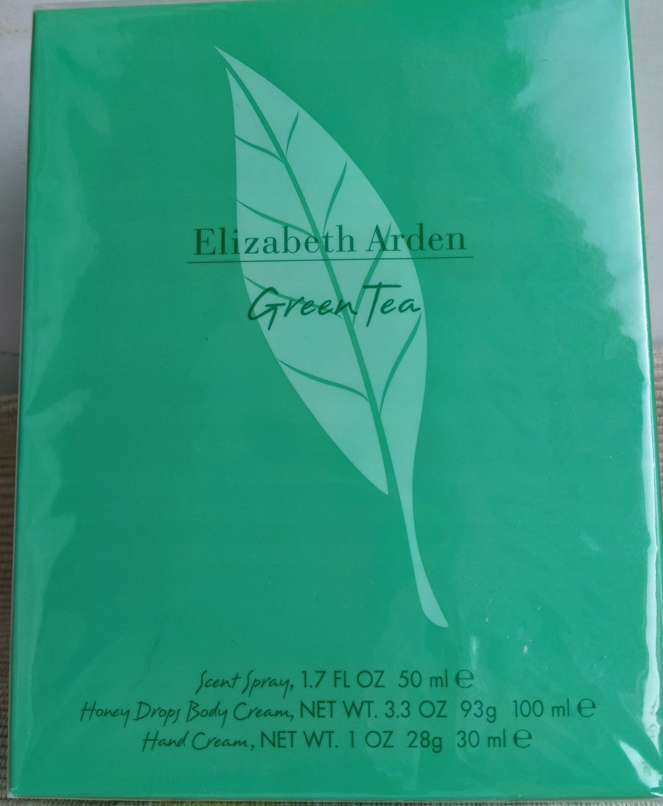 Set of Elizabeth Arden Green Tea Edt 50 ml + Balm Manufacturer code 085805248437
