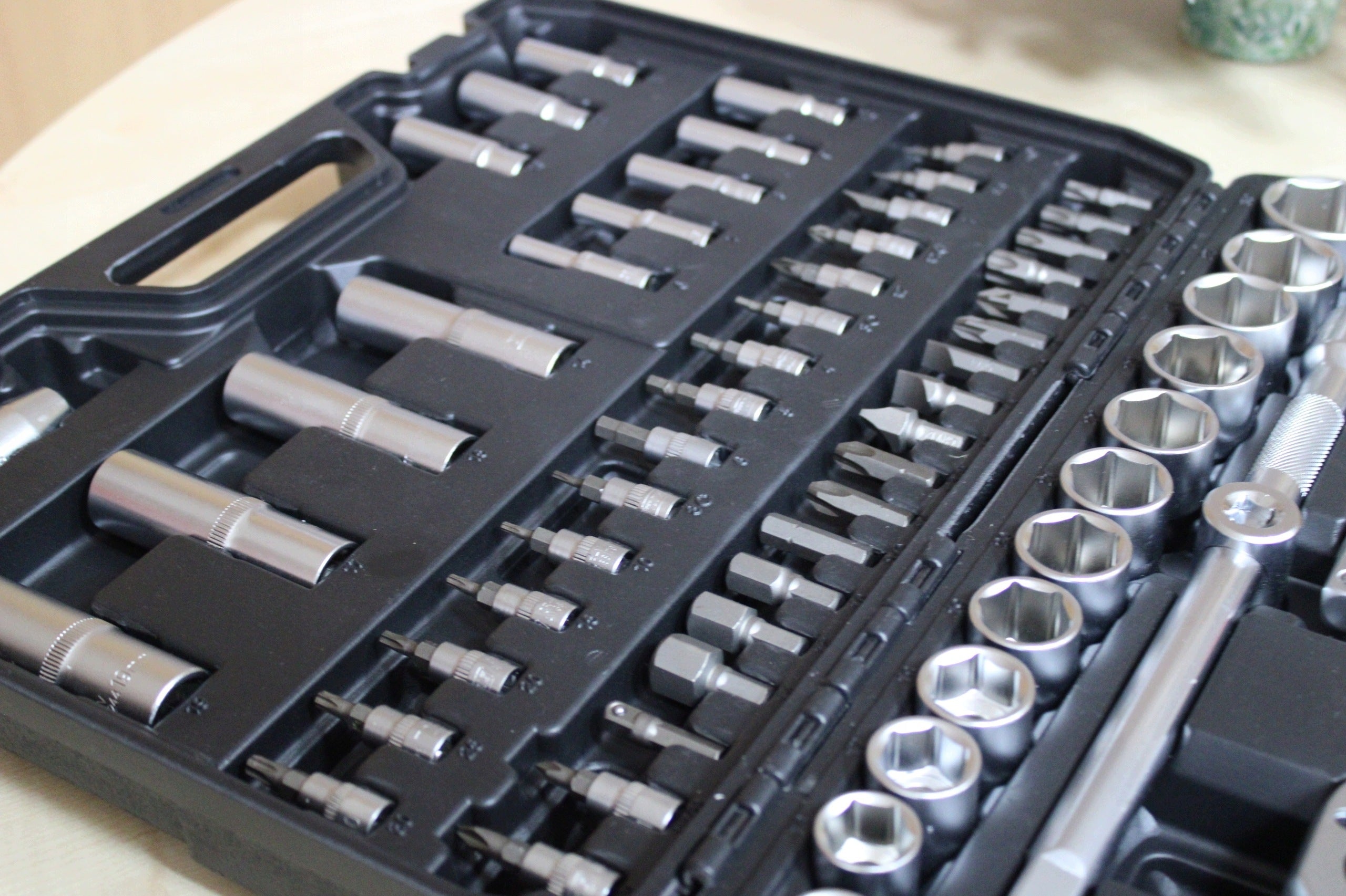 Set of socket wrenches in case 1/2 1/4 94 elements BLACK LINE AW