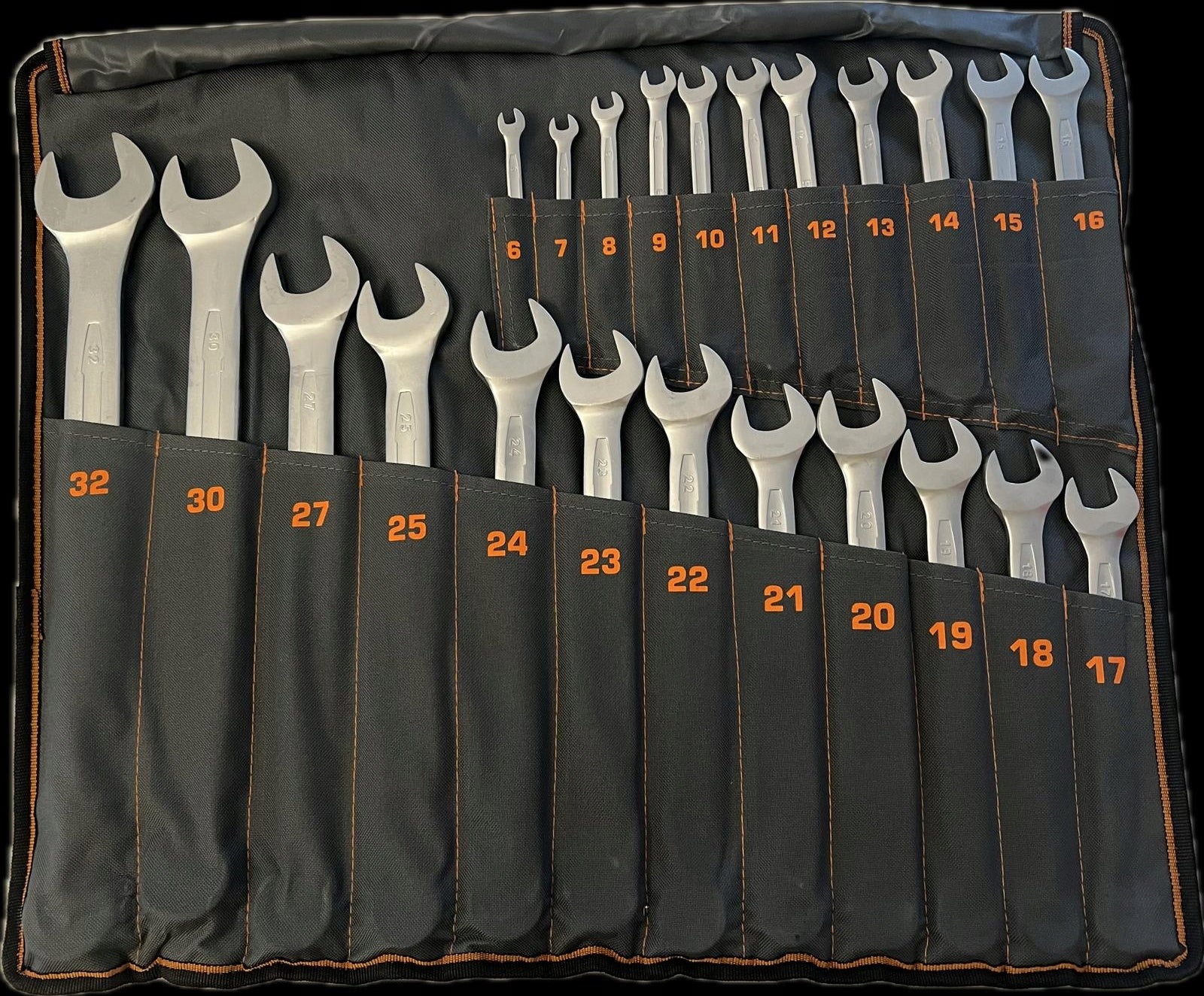 Set of spanner wrenches 23 pieces 6-32mm, keys in sheet