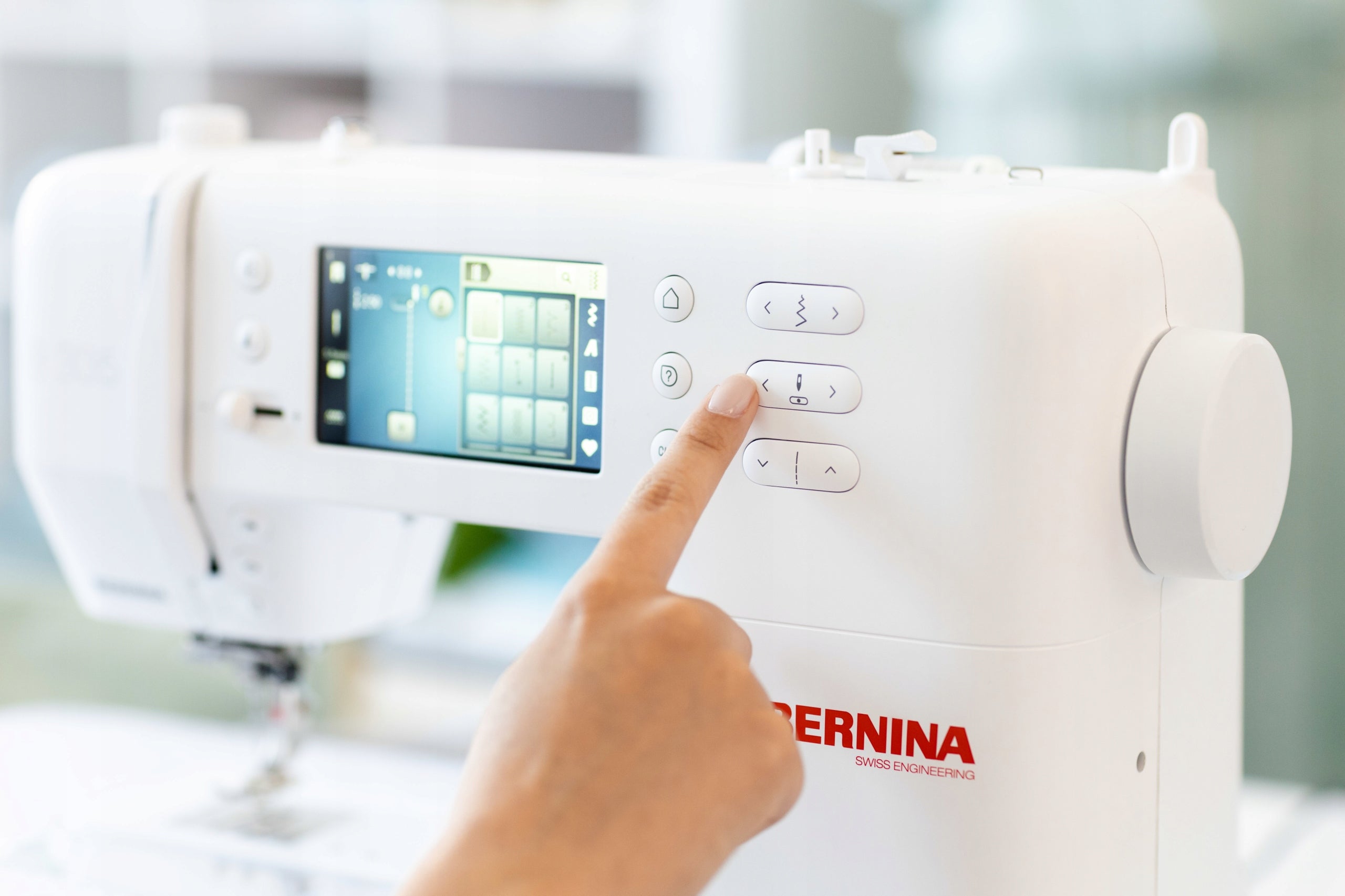 Sewing machine BERNINA B325 new generation. Strong and reliable! Dominant color white