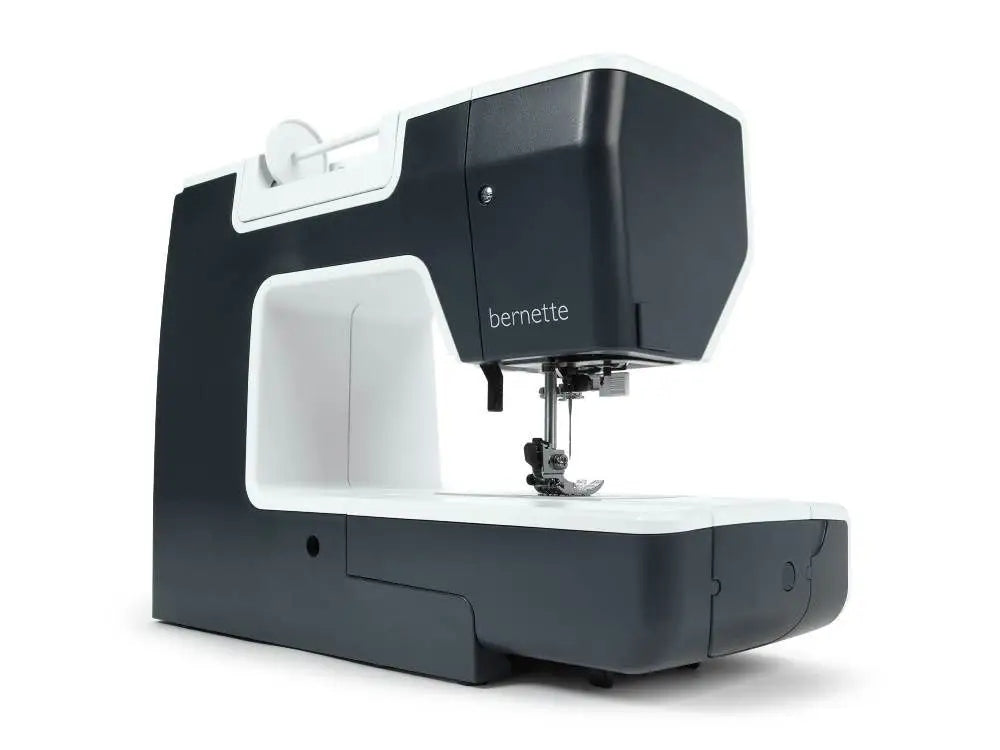 Sewing machine Bernette B37 home computer strong 50 stitches Dominant color white