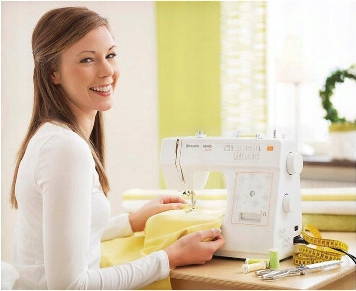 Sewing machine Husqvarna Viking E10 strong mechanical home pendulum Model Viking E 10