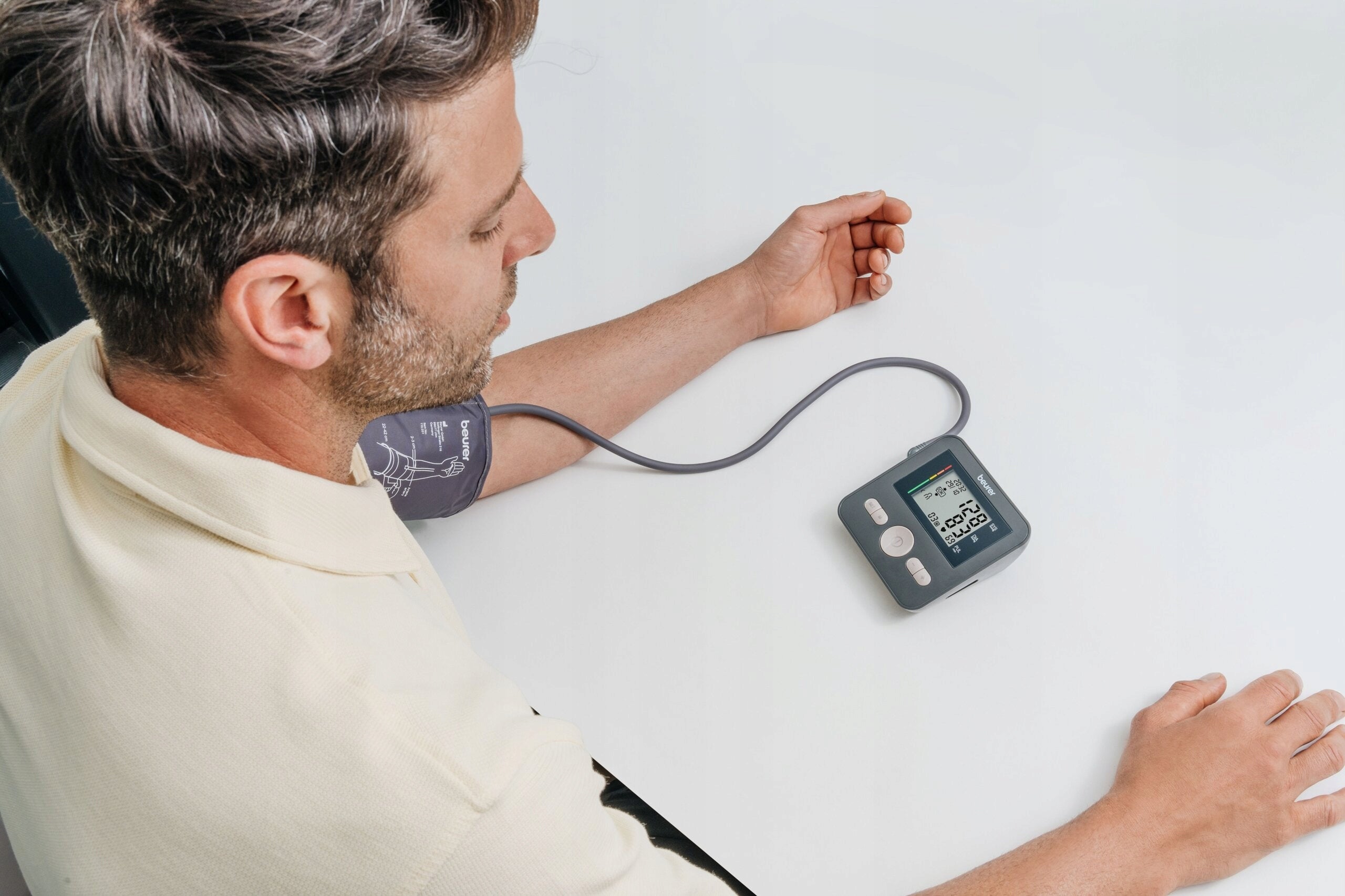 Shoulder blood pressure monitor BEURER BM 2R 22-42cm Power supply rechargeable battery