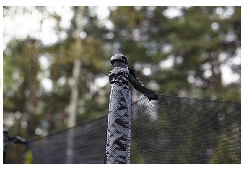 Das Innennetz ist für das 12 Fuß lange Lean Sports PRO Trampolin 