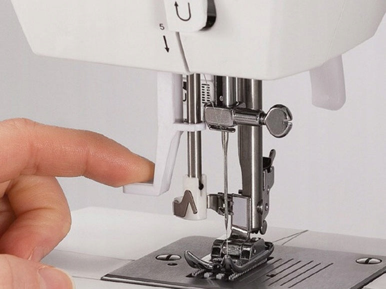Singer Tradition 2282 32 stitches Packaging status original