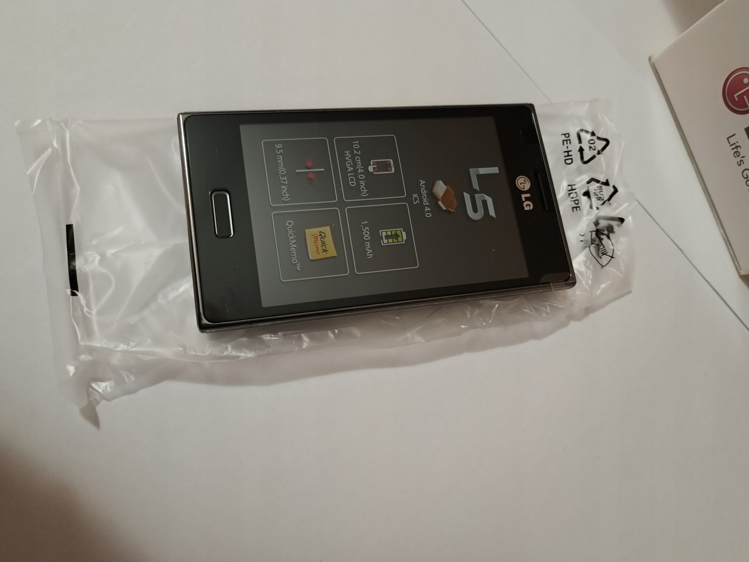 Smartphone LG Swift L5 512 MB / 4 GB 3G white Polish Salon black Packaging status original
