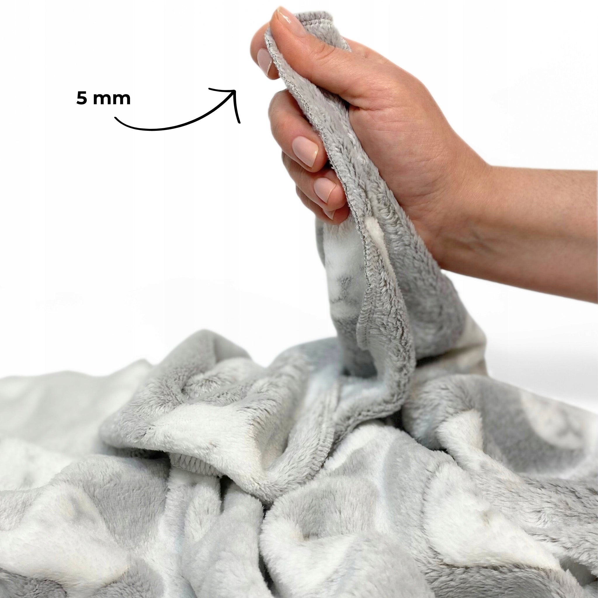 Soft dog cat blanket for bed DOTTY fleece minky grey cats 120x100 Trade name DOTTY Pluszowy miękki kocyk dla psa kocyk dla kota - szary - rozmiar XL (120x100 cm)