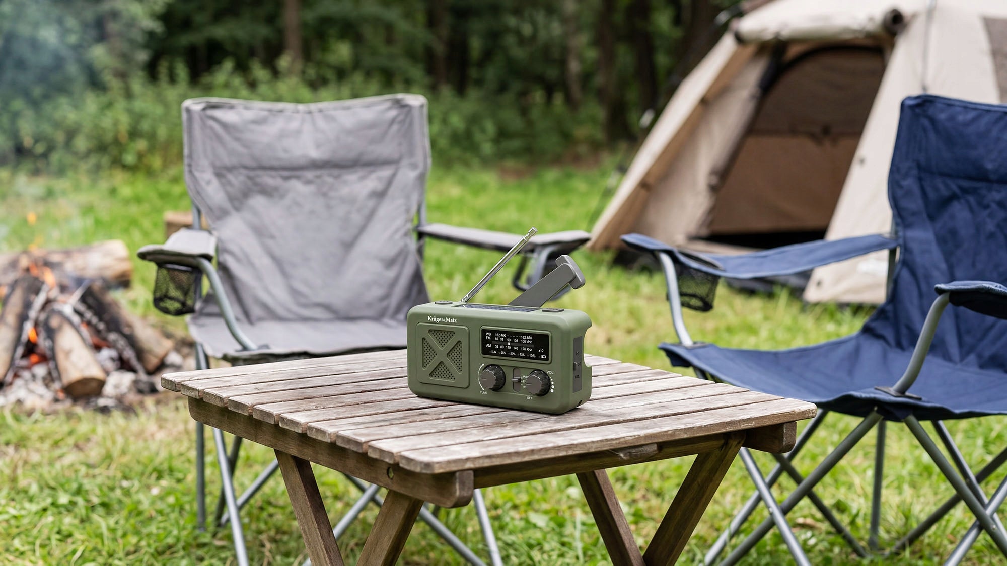 Solar radio, portable emergency radio SOS,powerbank,flashlight,denamo Packaging status original