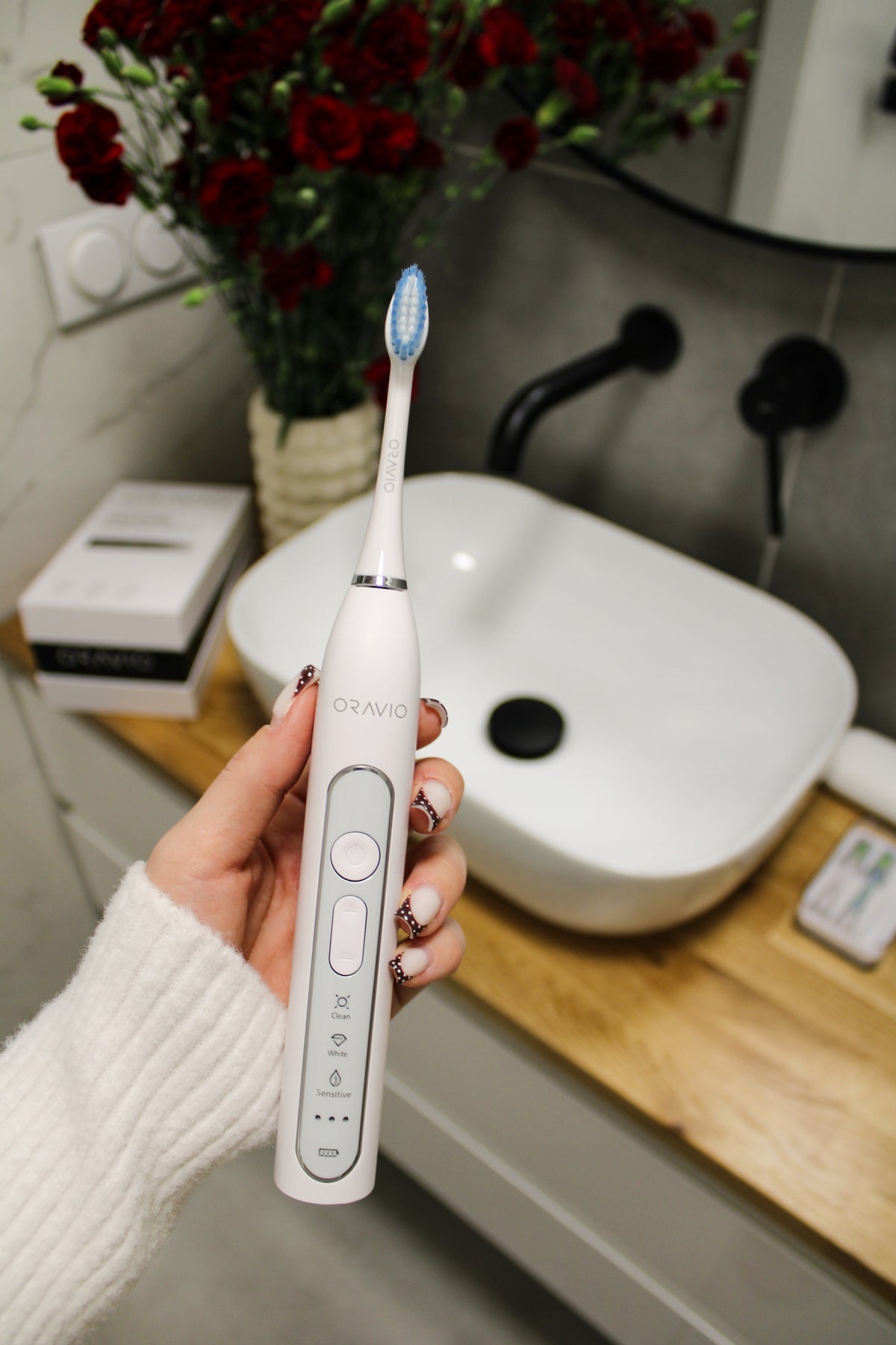 Sonic Toothbrush Oravio Falcon 96k Case 3 Tips Manufacturer code 5903738837038