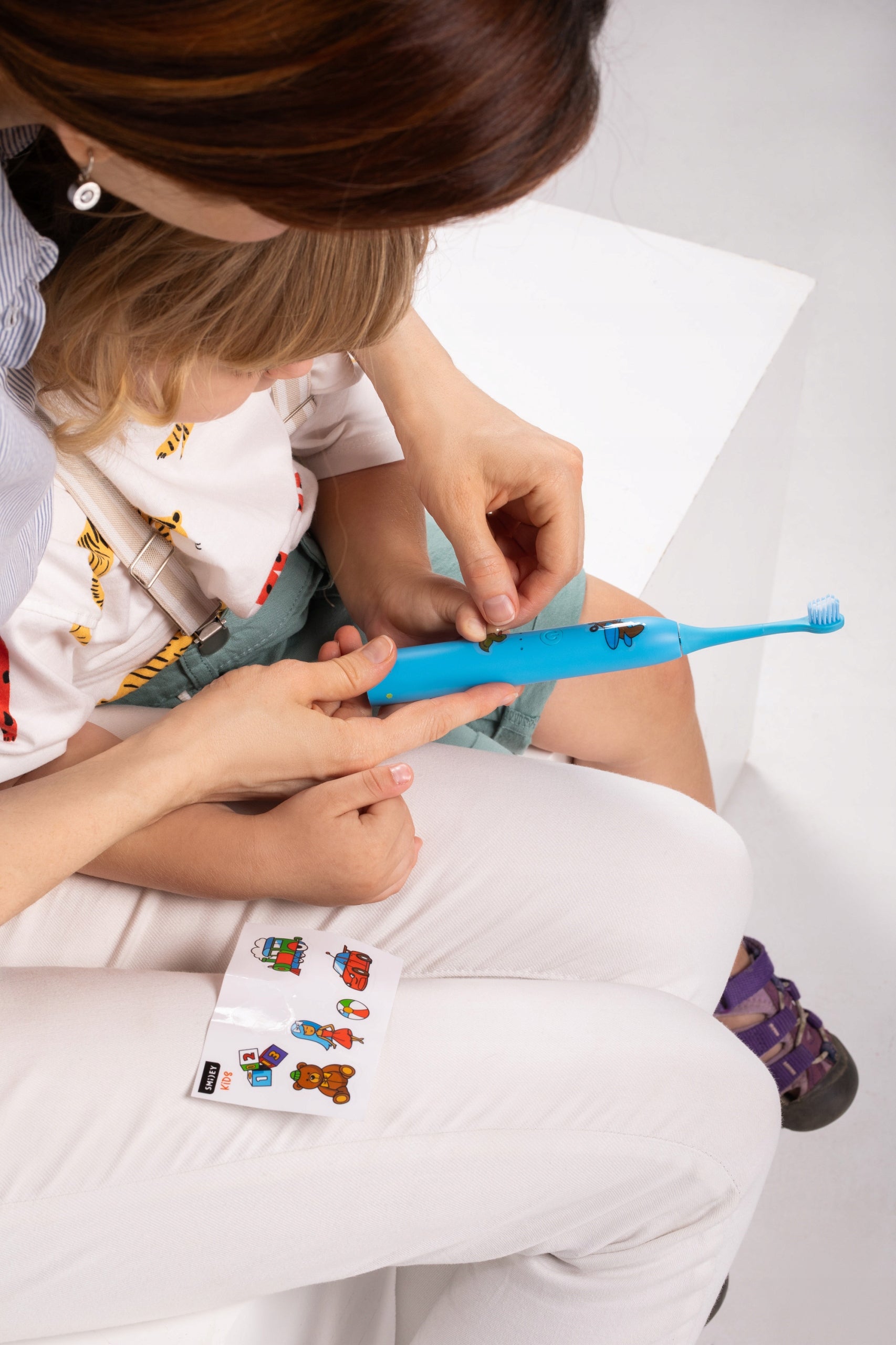 Sonic Toothbrush for Children 3+ Smiley Kids + Stickers + Washing Calendar Brand Smiley
