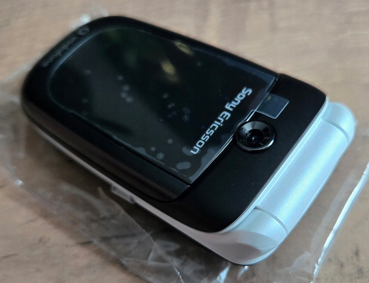 Sony Ericsson Z310i Black Set ! NEW ! UNIQUE ! Without Lock PL Menu ! Headphones included no