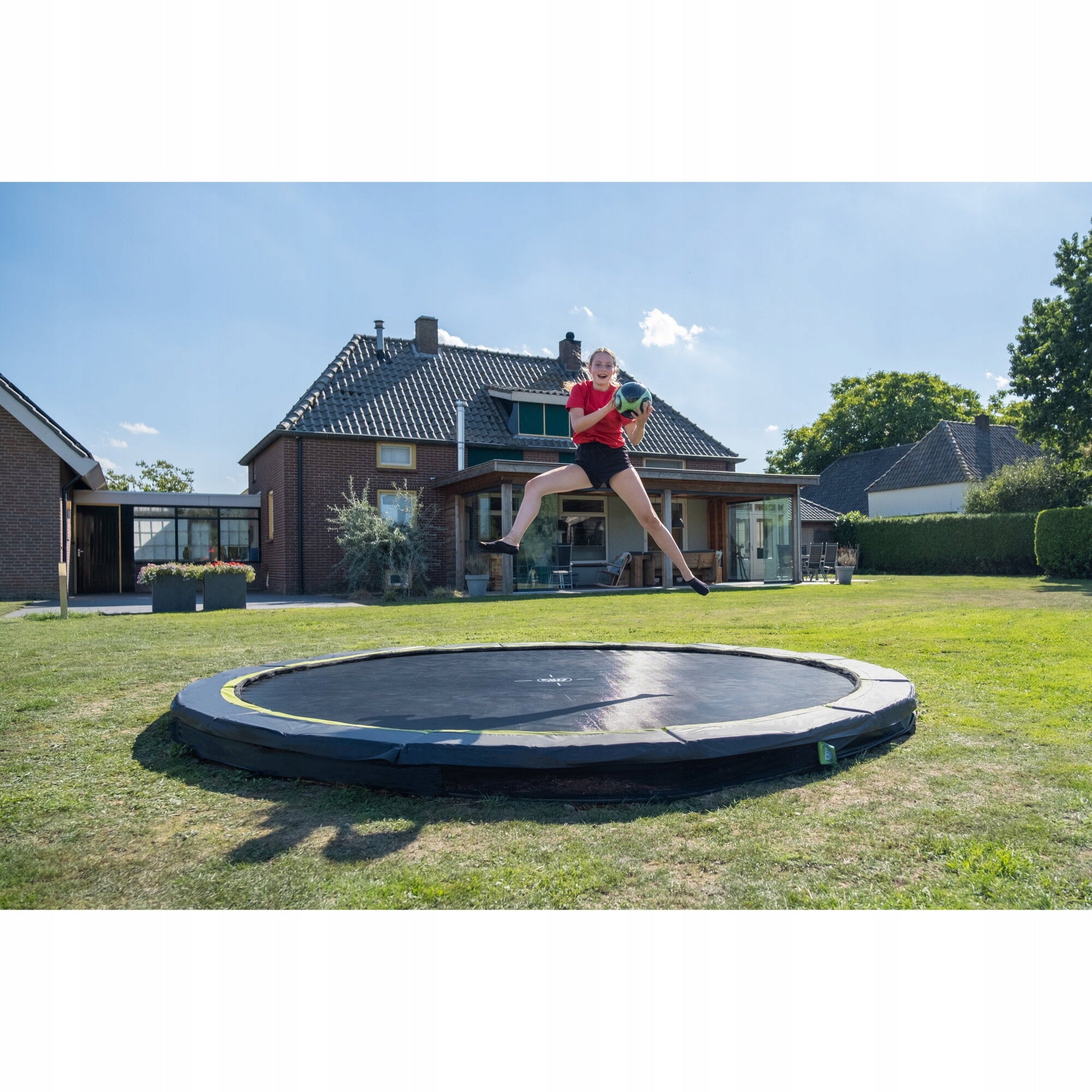 Sport trampoline Silhouette EXIT ø305cm - black Max. weight load 100 kg
