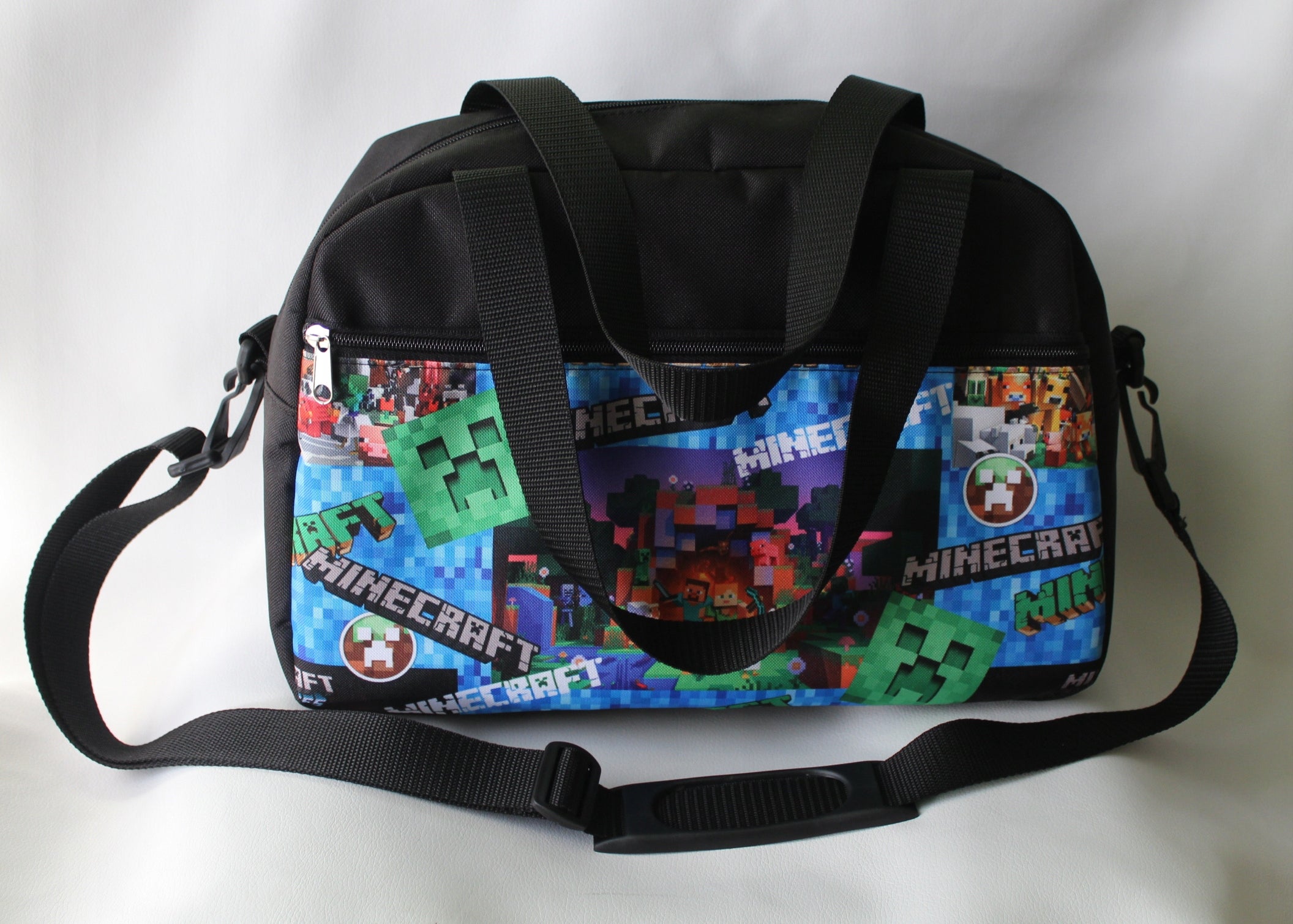 Sports bag for boy for pool Pixel game print for gamer Camino Manufacturer code na ramię