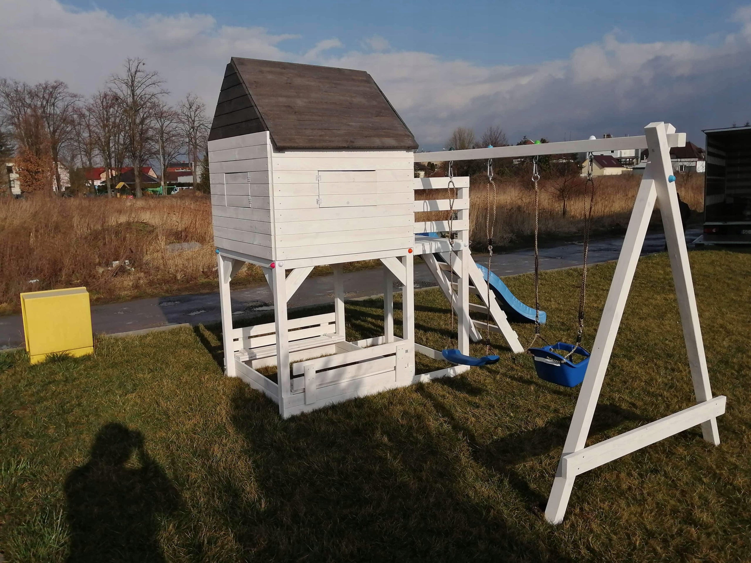 Square toys cottage slide swing climbing Dominant material wood