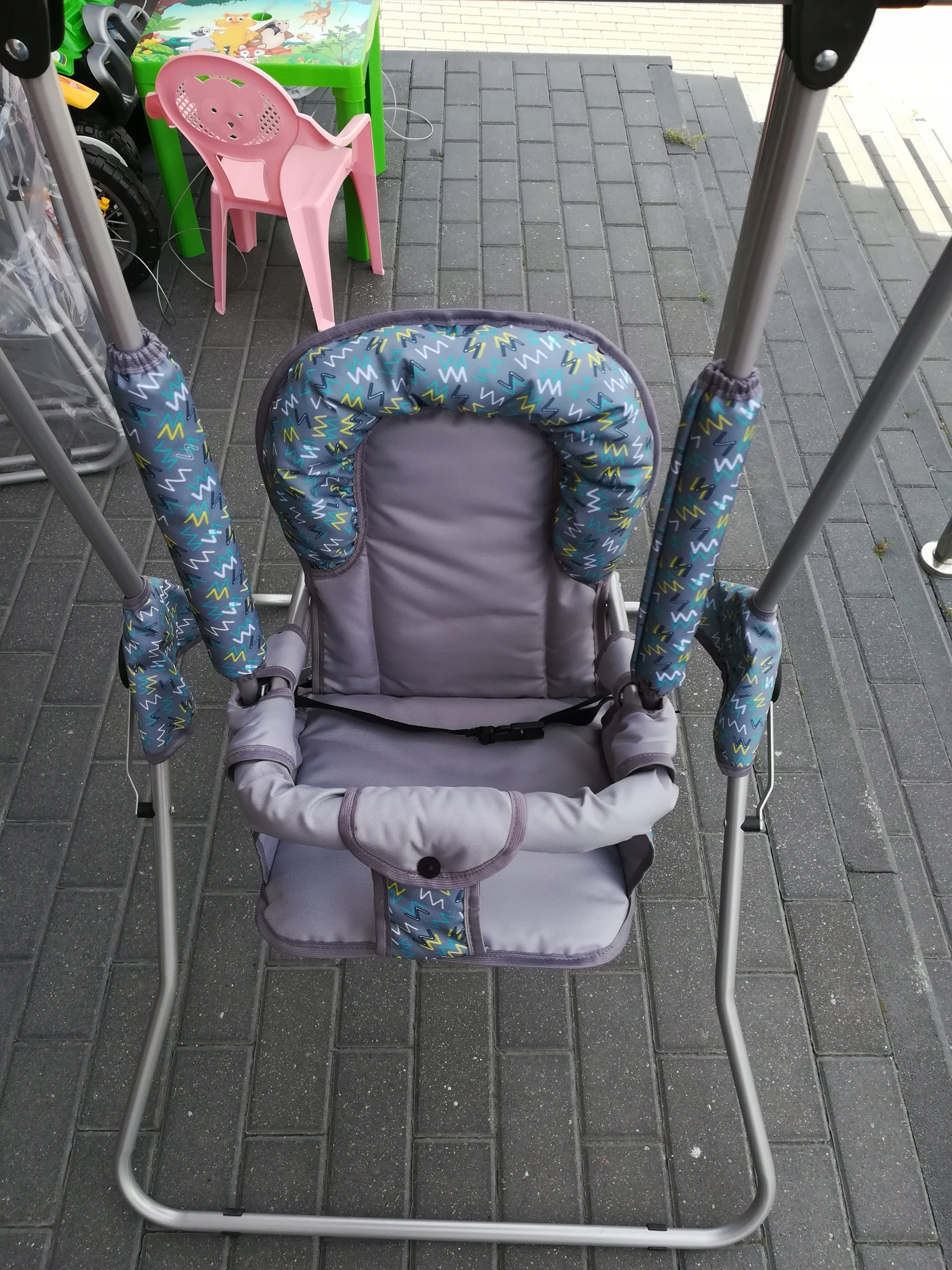 Standing swing for a child Packaging status original
