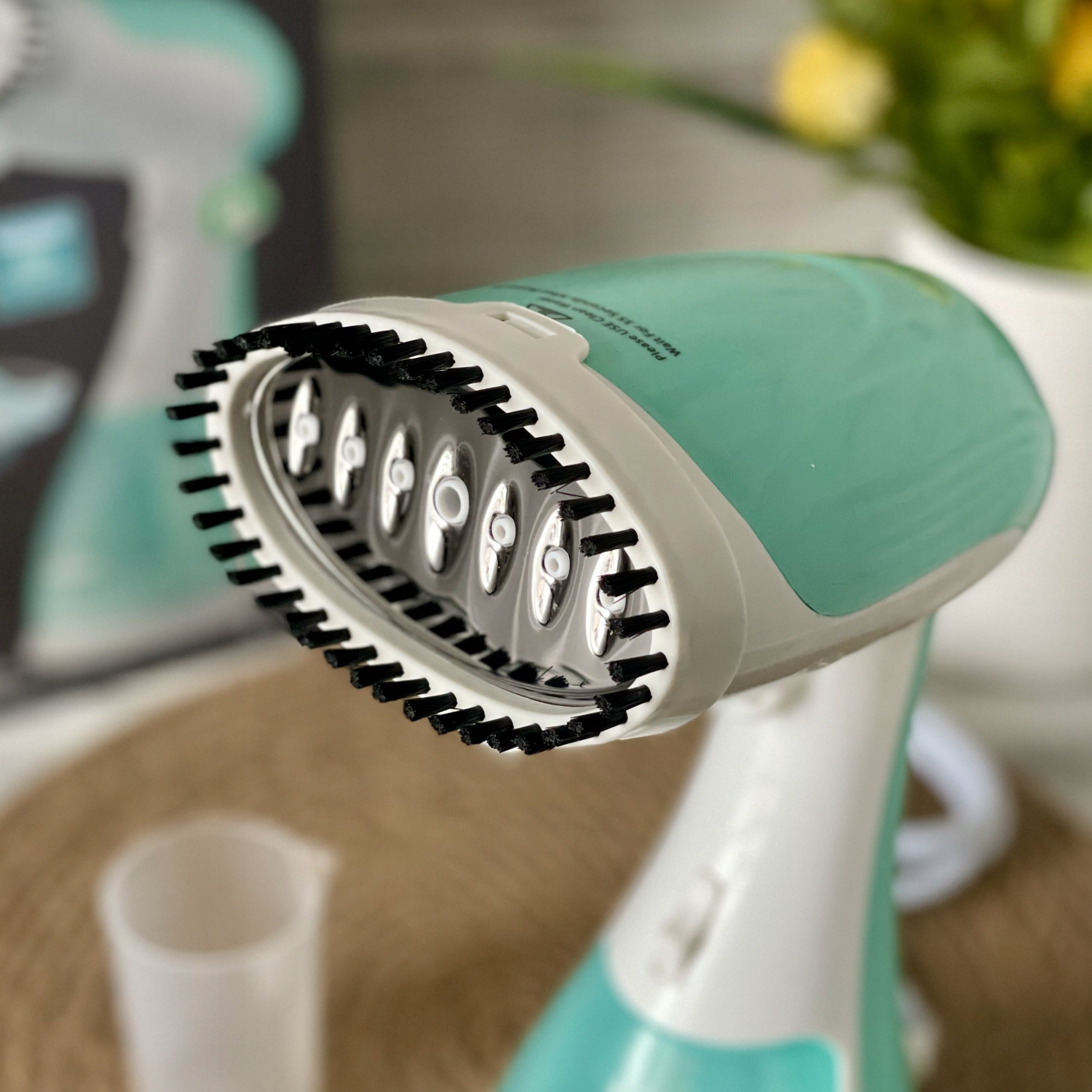 Steamer Hand Steamer for Fabric Clothes GREEN Light Model R1214G