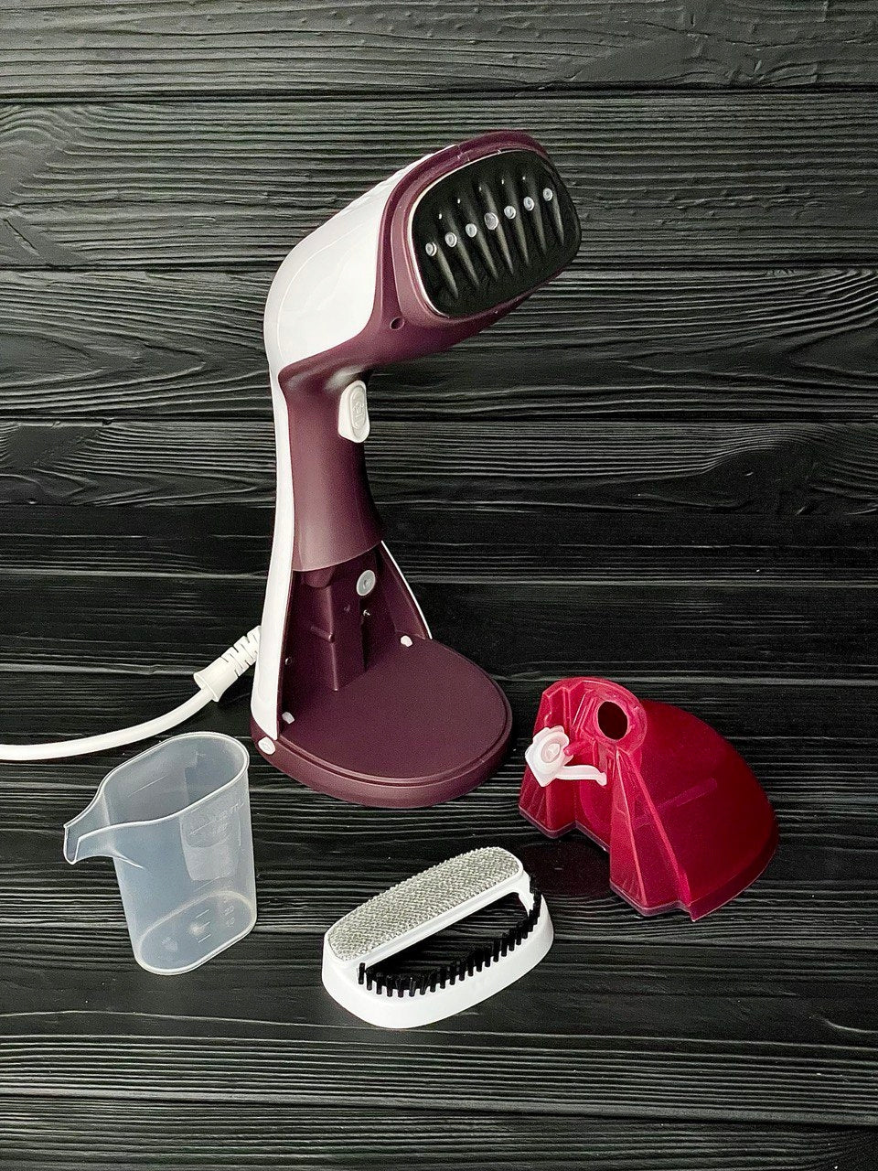 Steamer for clothes RAF R1282P Dominant color red