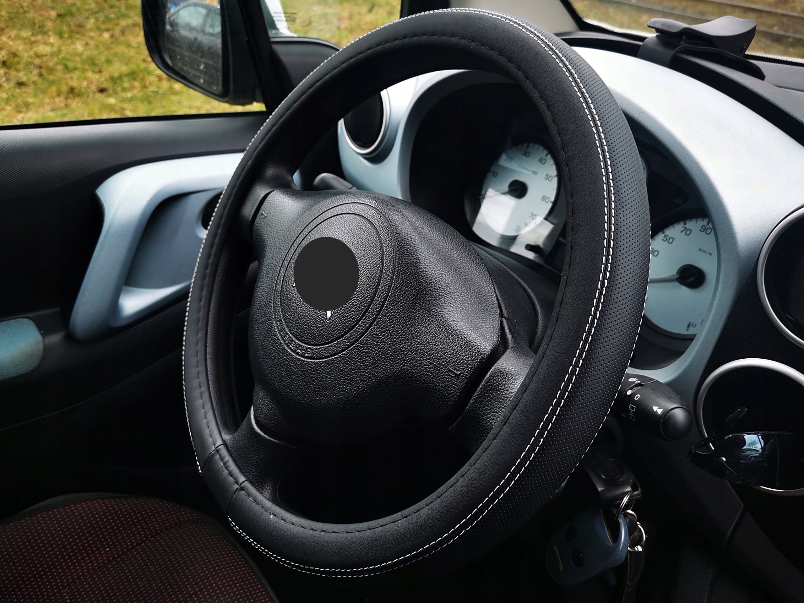 Steering wheel cover Citroen C1 C2 C3 C4 C5 Berlingo perforated leather X Manufacturer's catalog number Nakładka Etui Obszycie