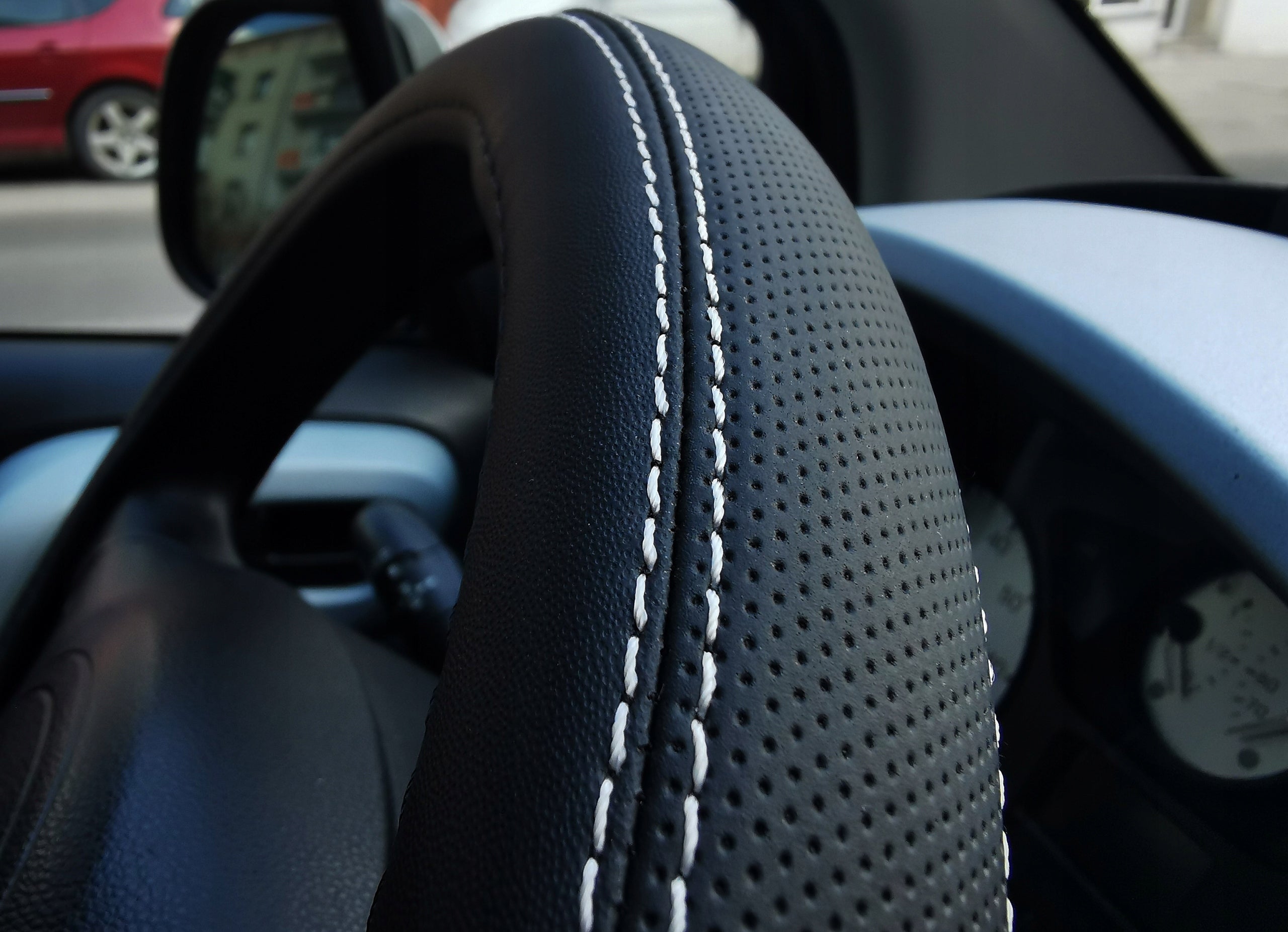 Steering wheel cover Citroen C1 C2 C3 C4 C5 Berlingo perforated leather X Packaging status original