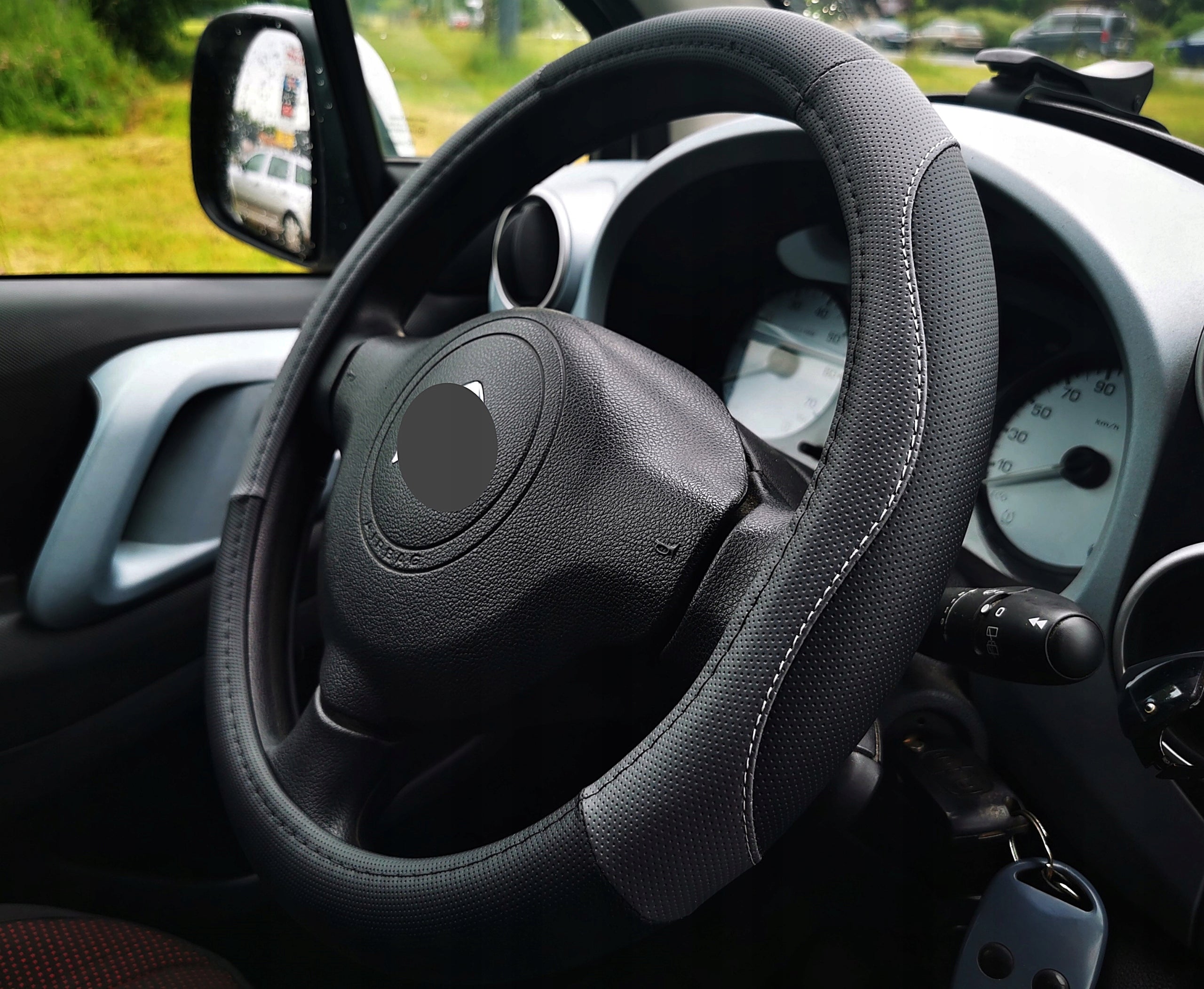 Steering wheel cover black grey 37-39 cm. perforated leather Exclusive EAN (GTIN) 5906109997294