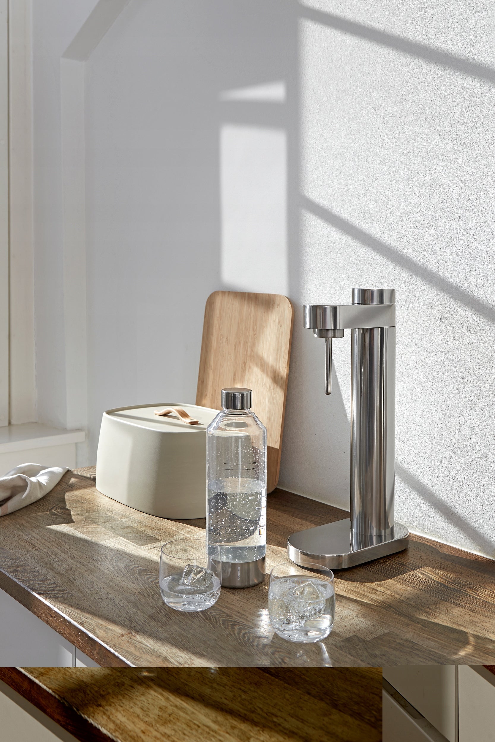 Stelton BRUS Saturator for Carbonated Water Black Dominant color black
