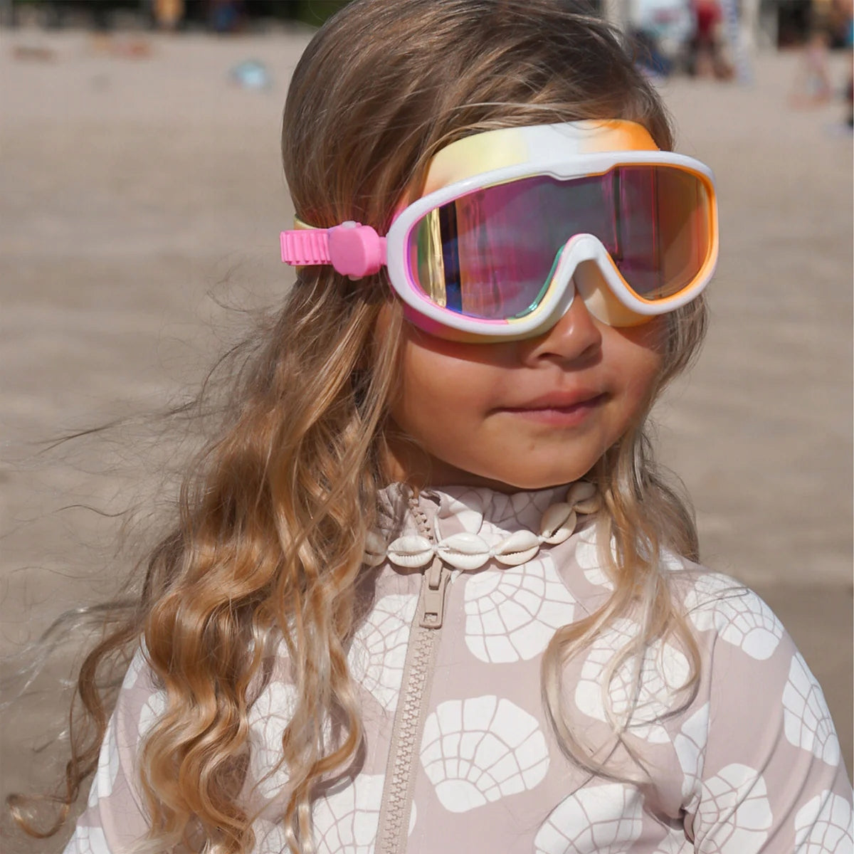 Sunnylife: Poppy the Peach children's swimming mask Model Poppy the Peach