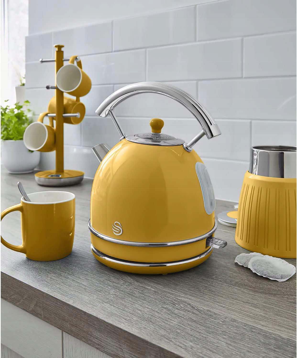 Swan Retro Breakfast Set Yellow Kettle 1.8L Toaster 2 Slices Power rating 3000 W