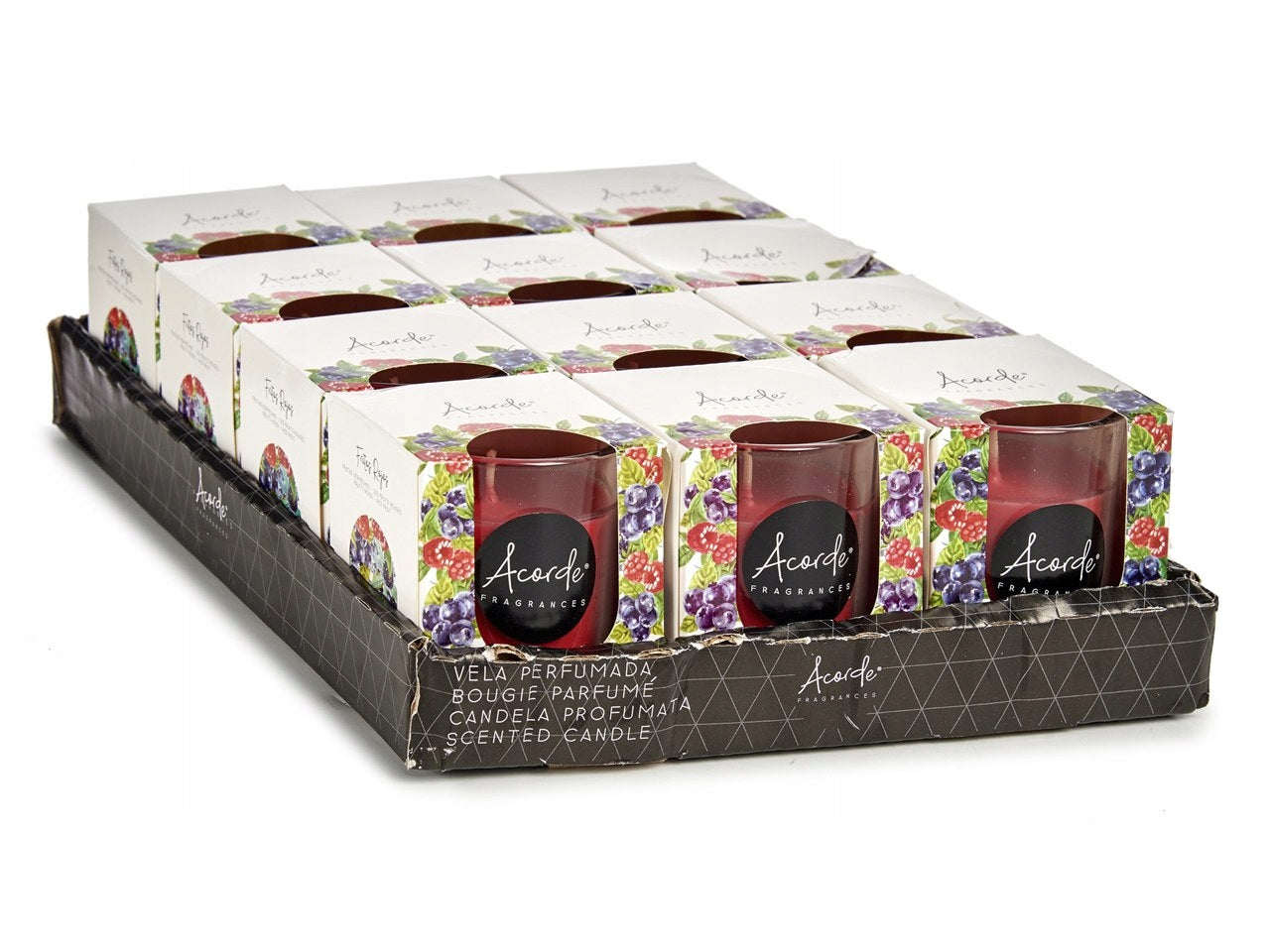 Kerze mit roten Beeren 
