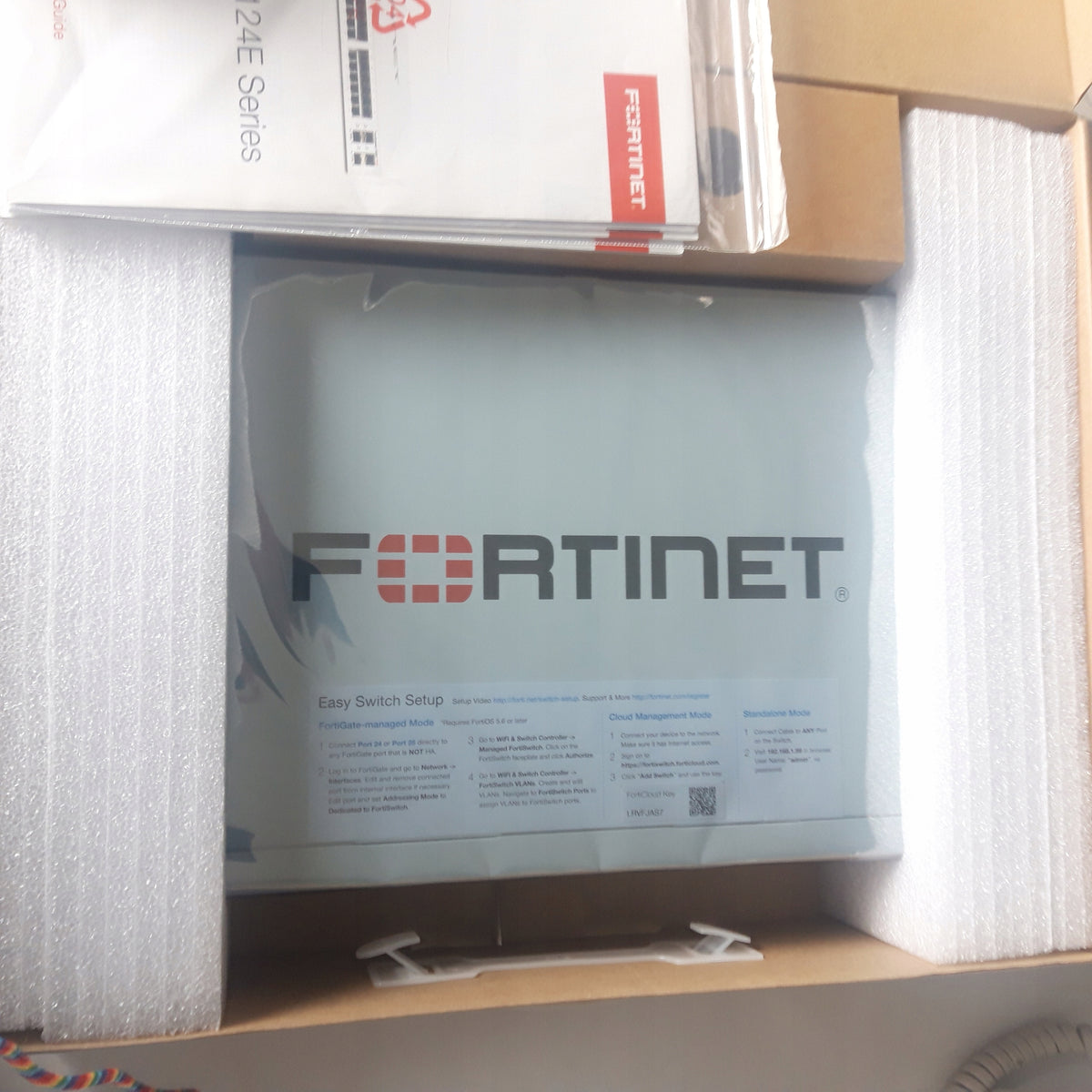 Switch Fortinet FS 124E Packaging status original